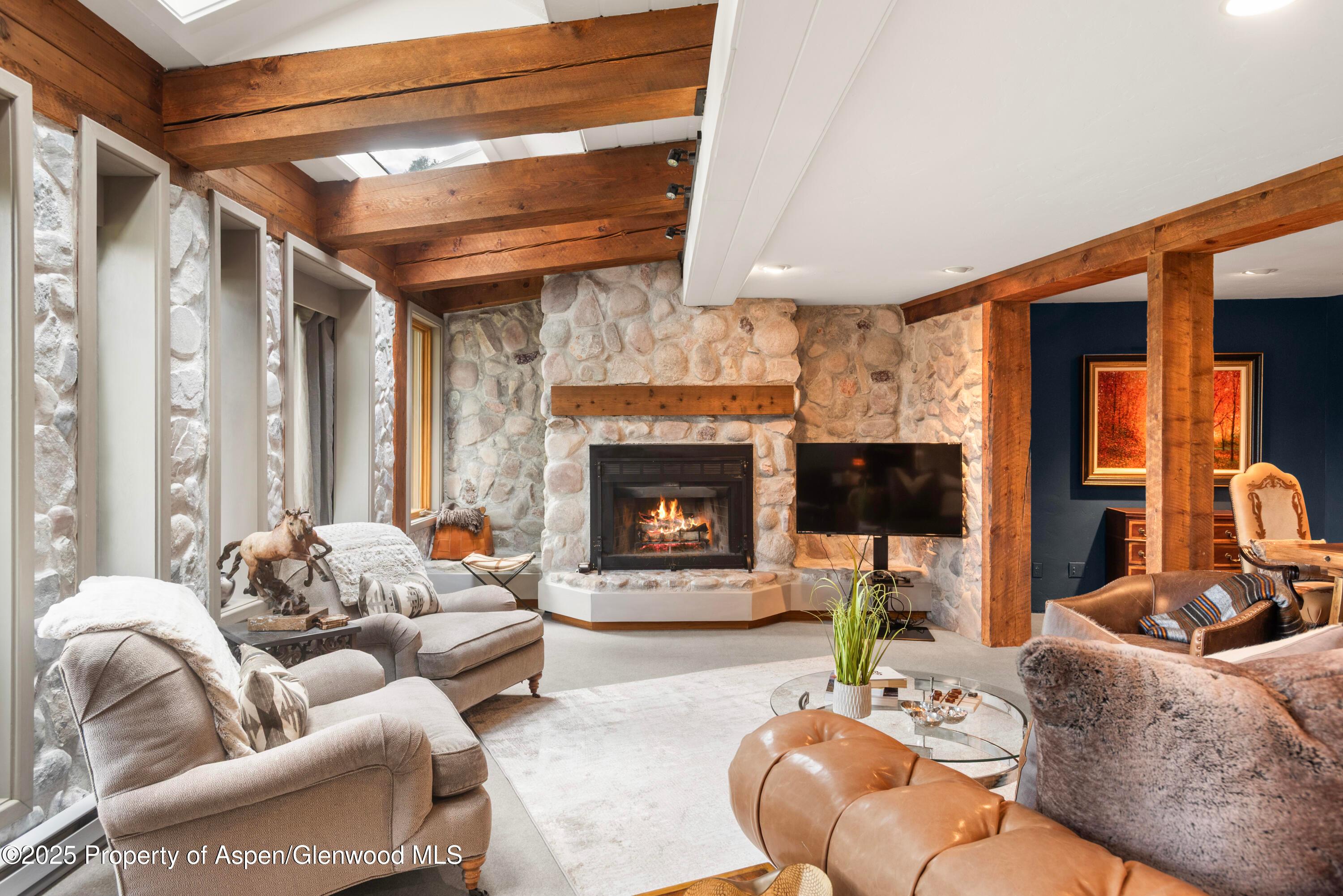 Aspen, Colorado, 81611, United States, 3 Bedrooms Bedrooms, ,4 BathroomsBathrooms,Residential,For Sale,1932450