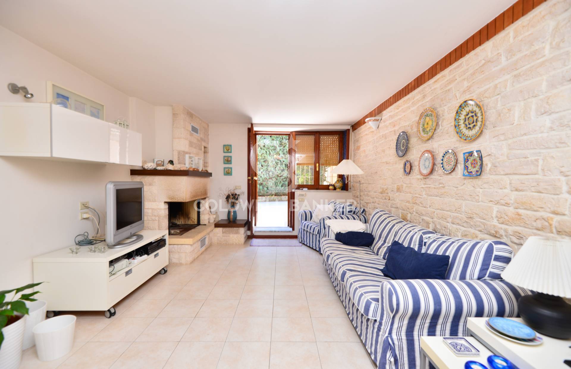 VIA NAPOLI, Bari, Bari, 70100, IT, 6 Bedrooms Bedrooms, ,4 BathroomsBathrooms,Residential,For Sale,VIA NAPOLI,1445794