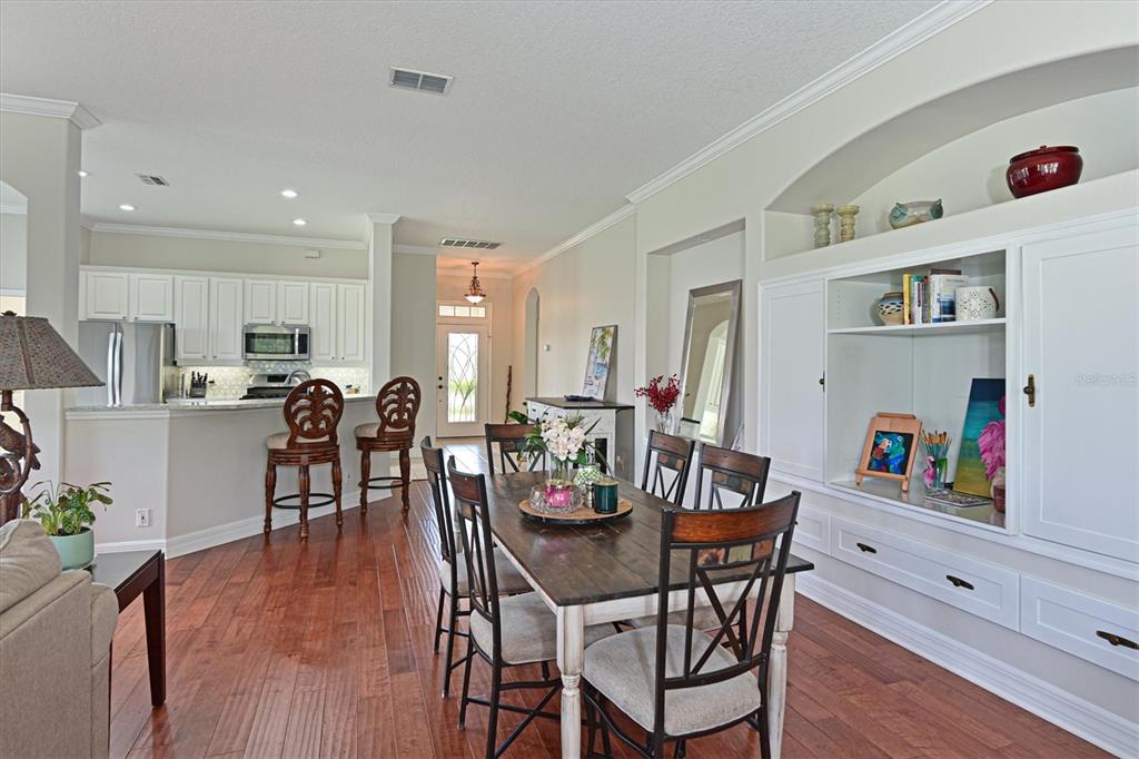 Bradenton, Florida, 34212, United States, 3 Bedrooms Bedrooms, ,2 BathroomsBathrooms,Residential,For Sale,1906883