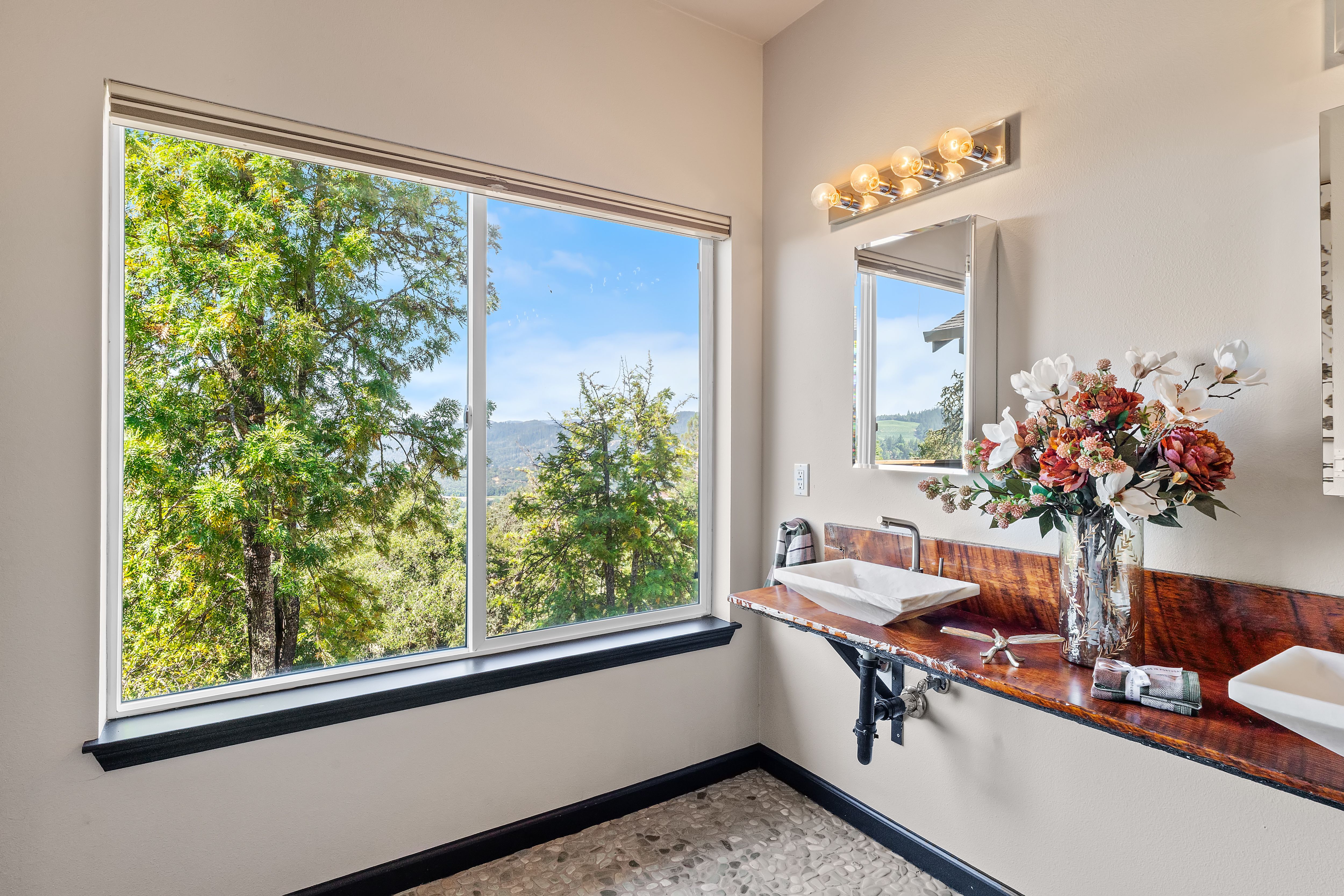  Exceptional Estate Perched On Over 11± Private Acres - 物件實景