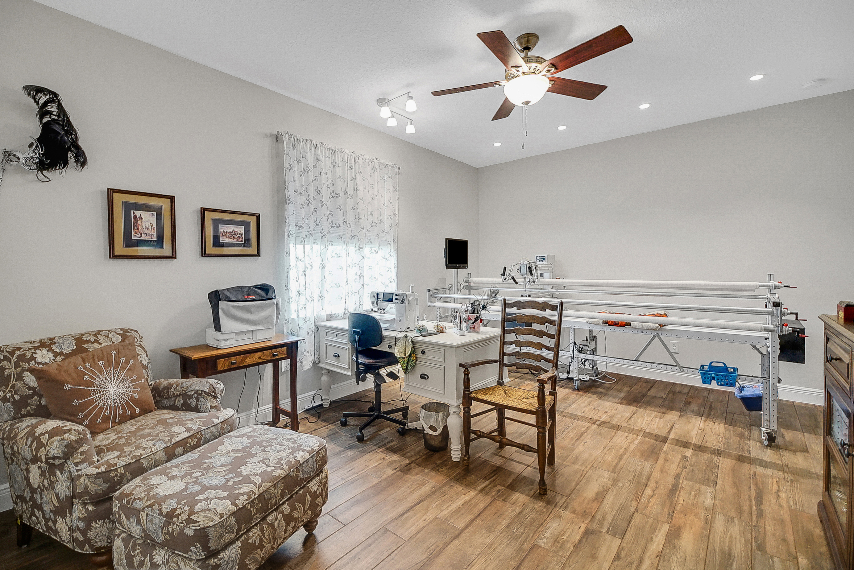 Lady Lake, Florida, 32159, United States, 4 Bedrooms Bedrooms, ,3 BathroomsBathrooms,Residential,For Sale,1945025