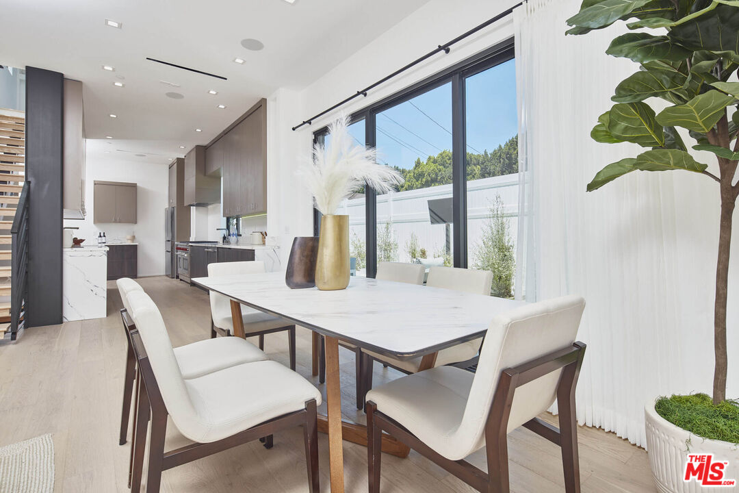 Culver City, California, 90230, United States, 4 Bedrooms Bedrooms, ,7 BathroomsBathrooms,Residential,For Sale,1804248