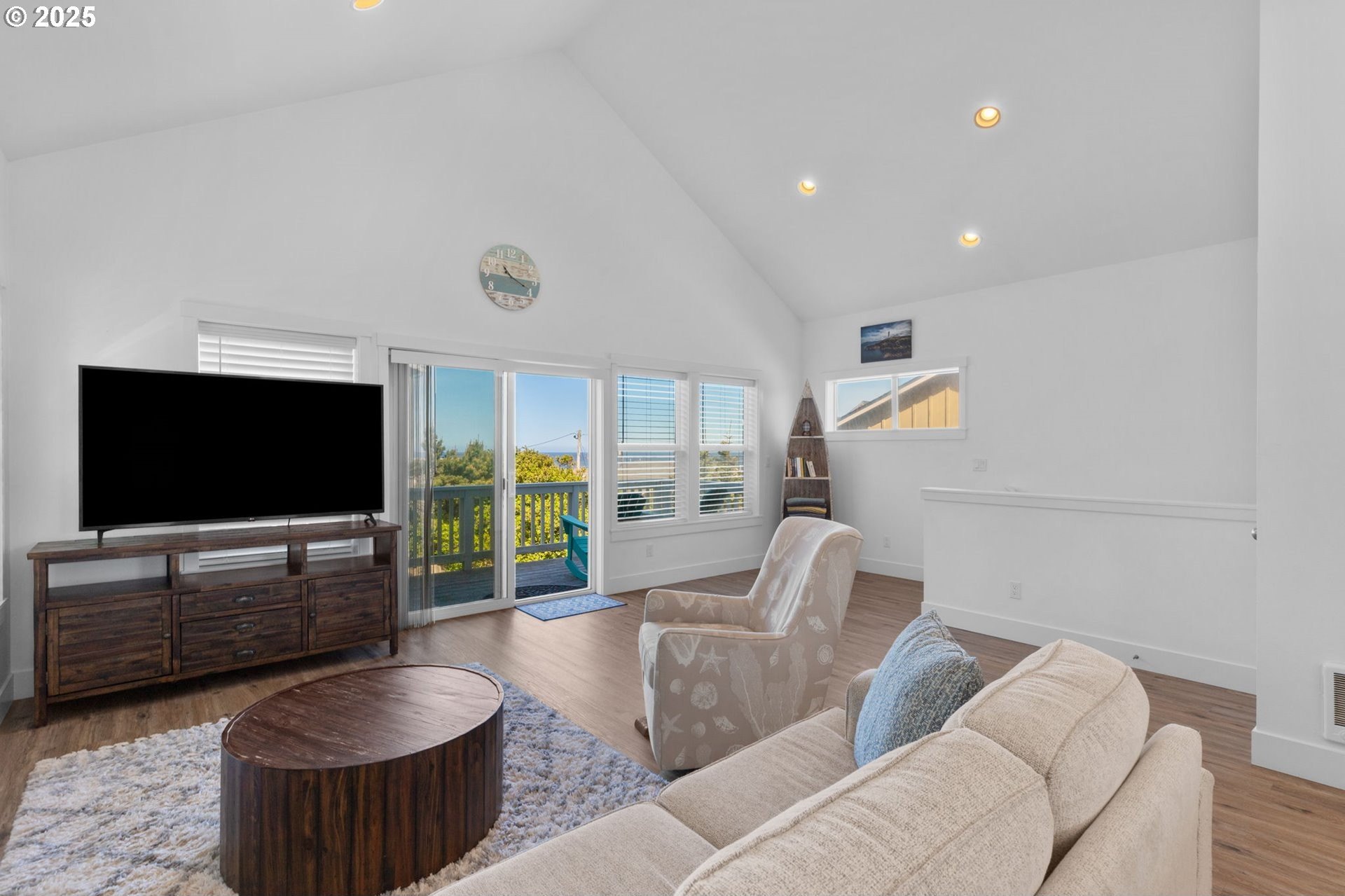 Lincoln City, Oregon, 97367, United States, 2 Bedrooms Bedrooms, ,2 BathroomsBathrooms,Residential,For Sale,1806456