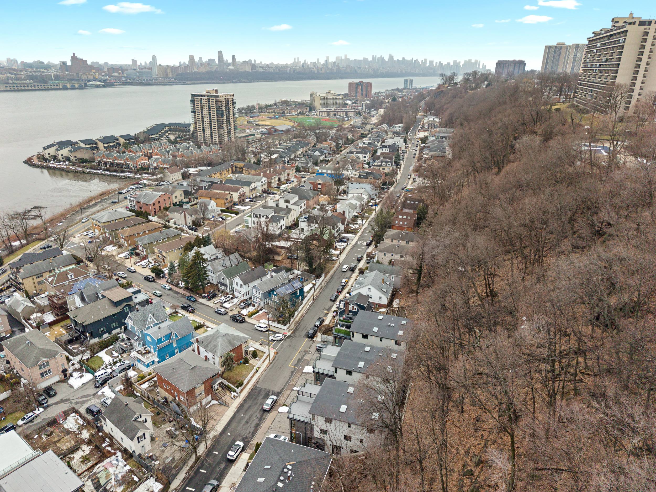  712 Undercliff Avenue, Edgewater, NJ, 07020 - 物件實景