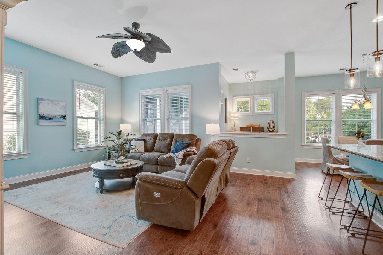 Mount Pleasant, South Carolina, 29466, United States, 4 Bedrooms Bedrooms, ,3 BathroomsBathrooms,Residential,For Sale,1966784