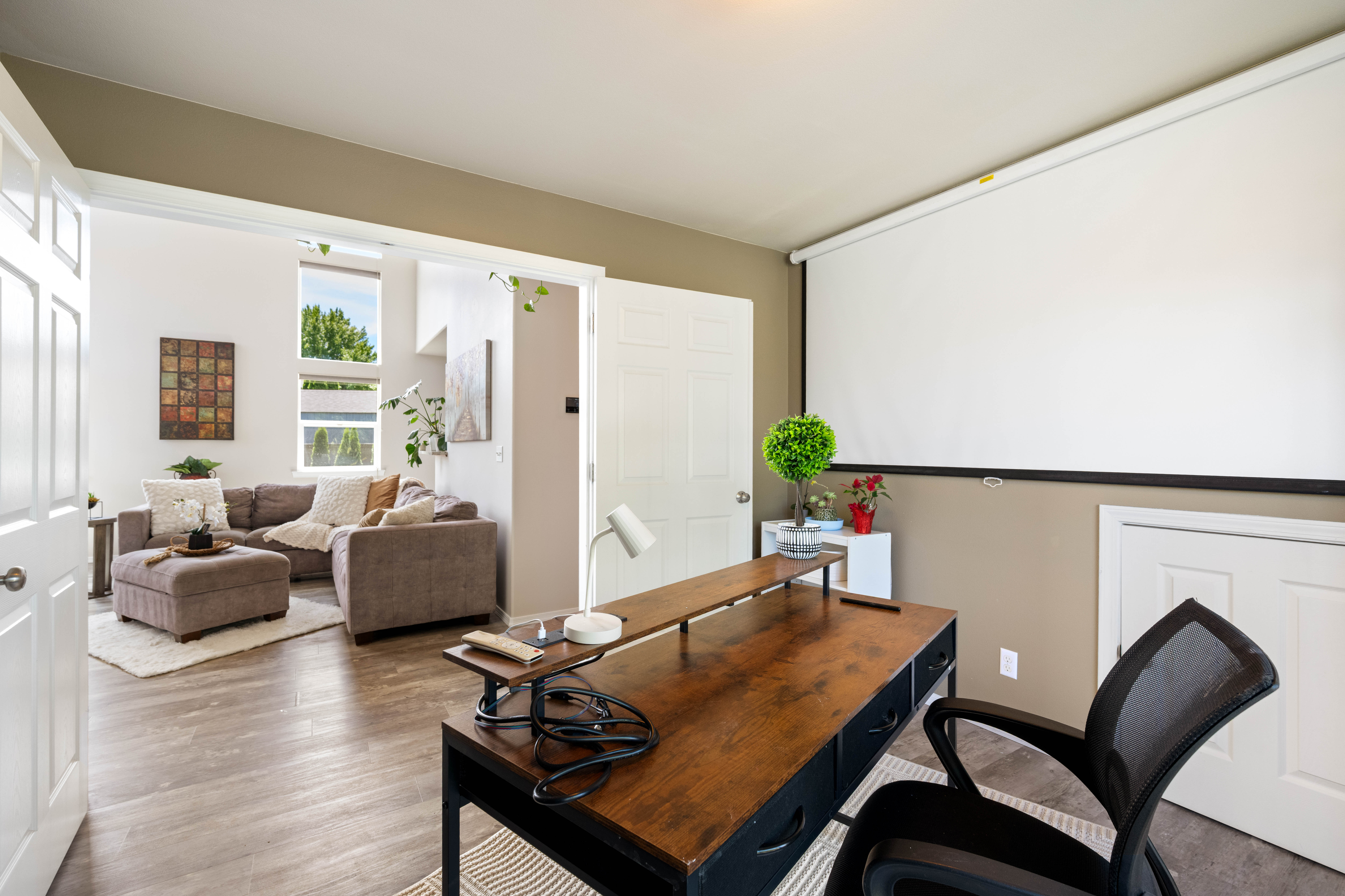  4+ Bedrooms with 3 car garage in Creekstone - 物件實景