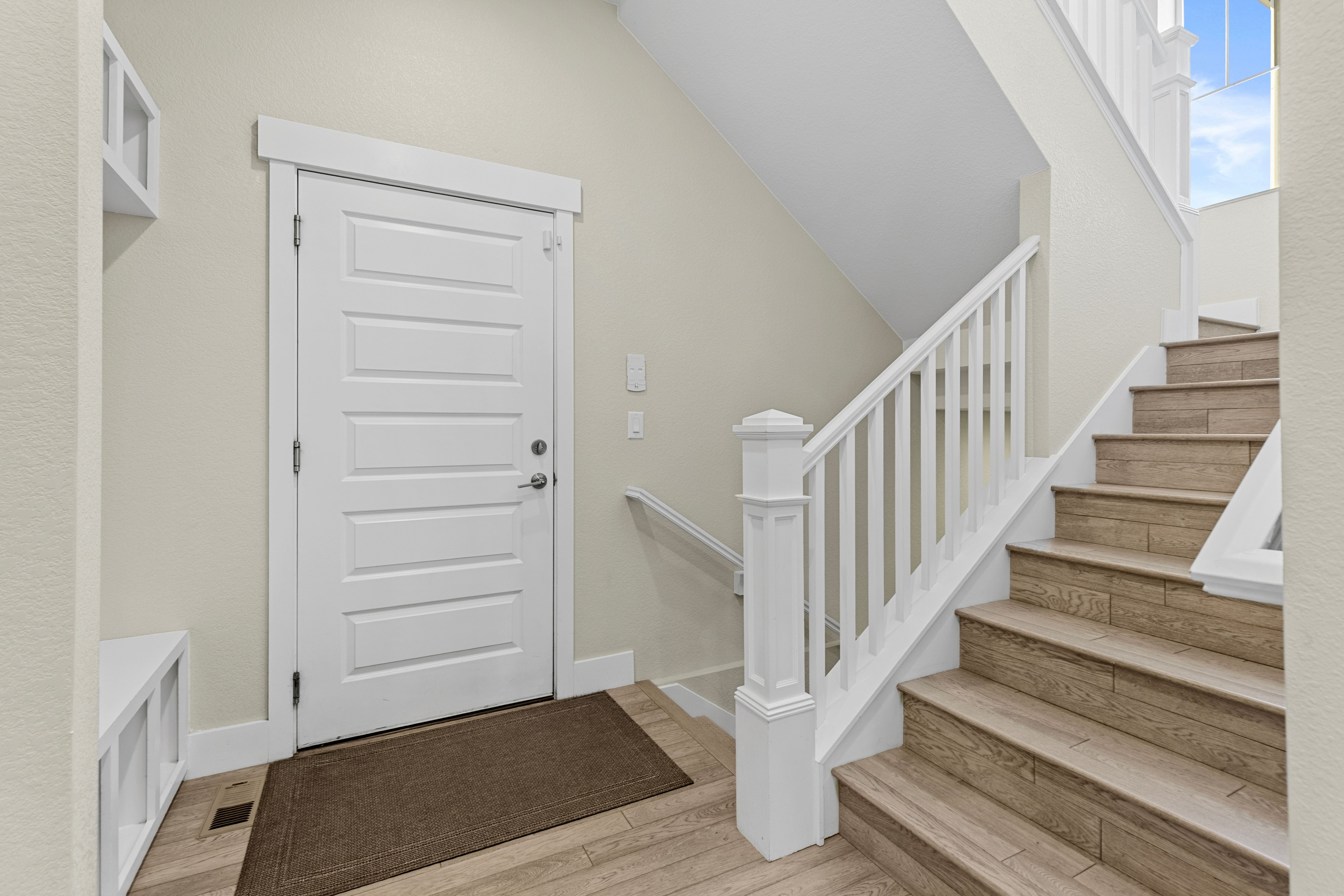  Stunning, Meticulously Cared-For Residence in Coveted Hyland Village Community - 物件實景