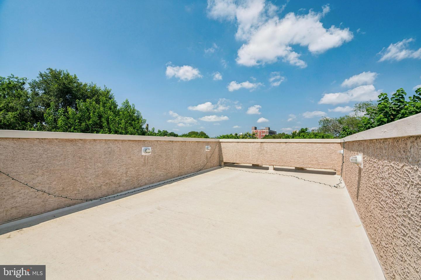 Philadelphia, Pennsylvania, 19133, United States, ,Residential,For Sale,1965543