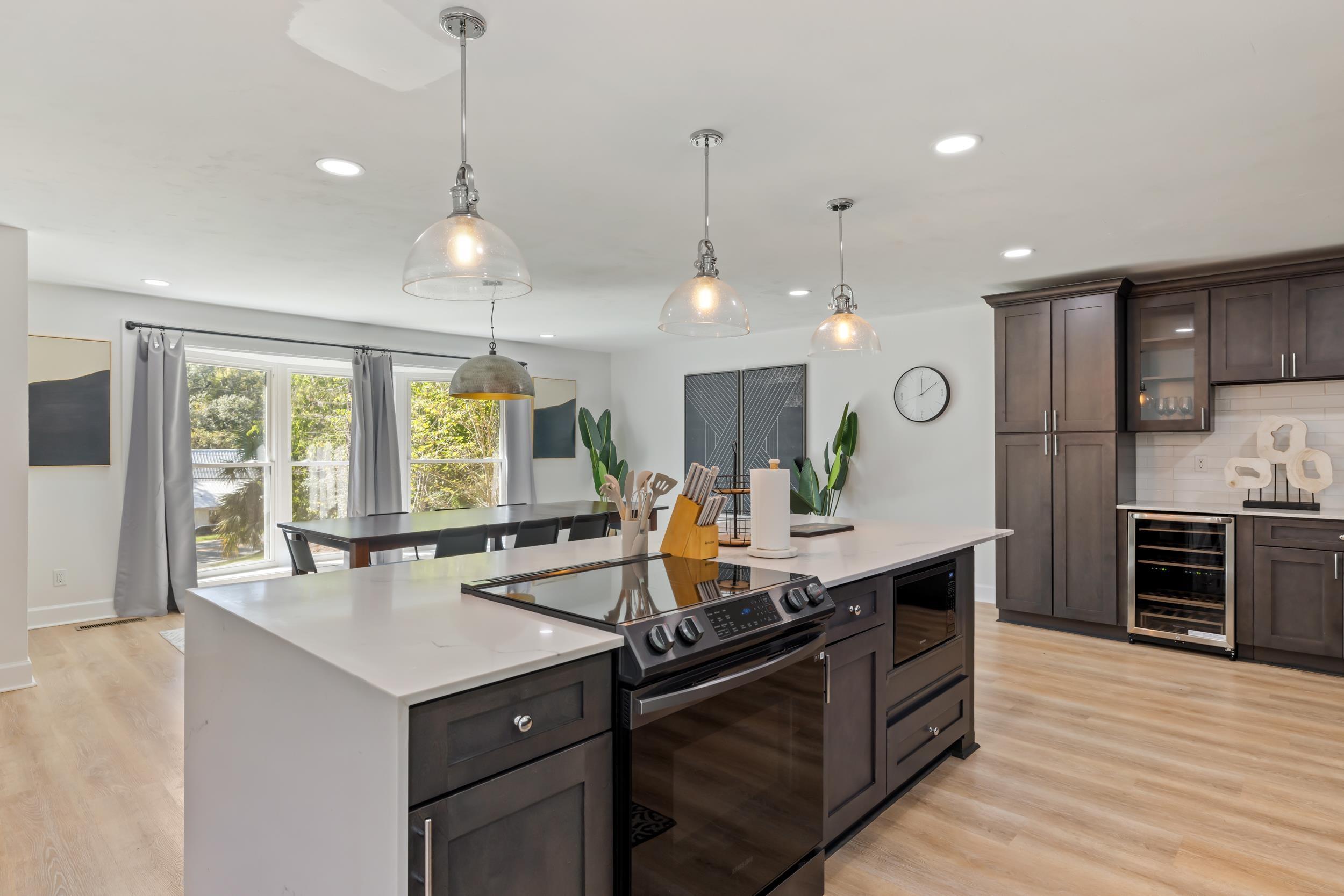 Tallahassee, Florida, 32308, United States, 5 Bedrooms Bedrooms, ,5 BathroomsBathrooms,Residential,For Sale,1908913