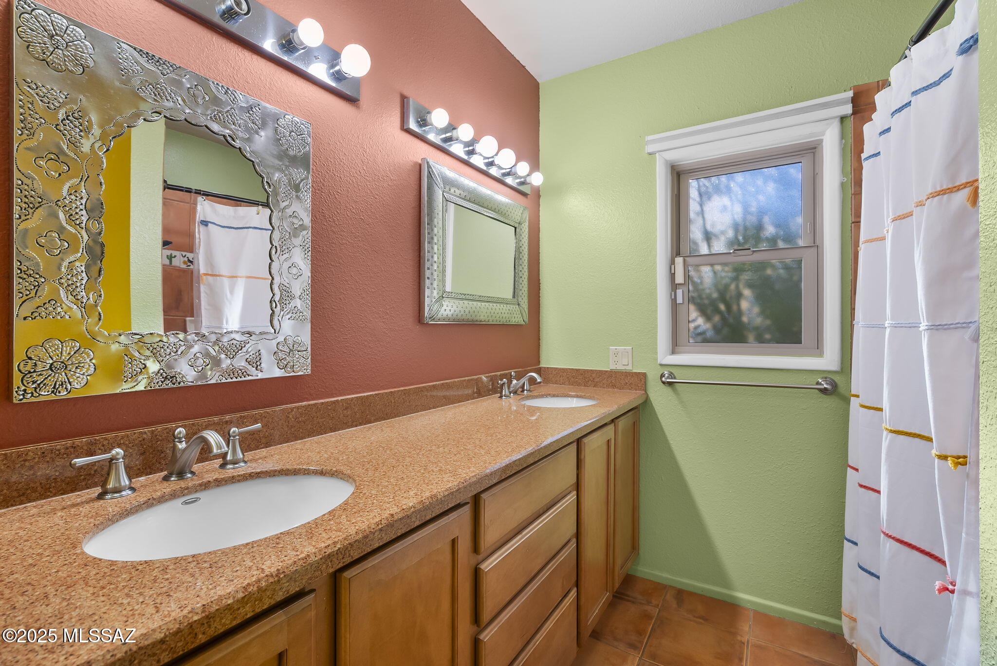 Tubac, Arizona, 85646, United States, 2 Bedrooms Bedrooms, ,3 BathroomsBathrooms,Residential,For Sale,1991588