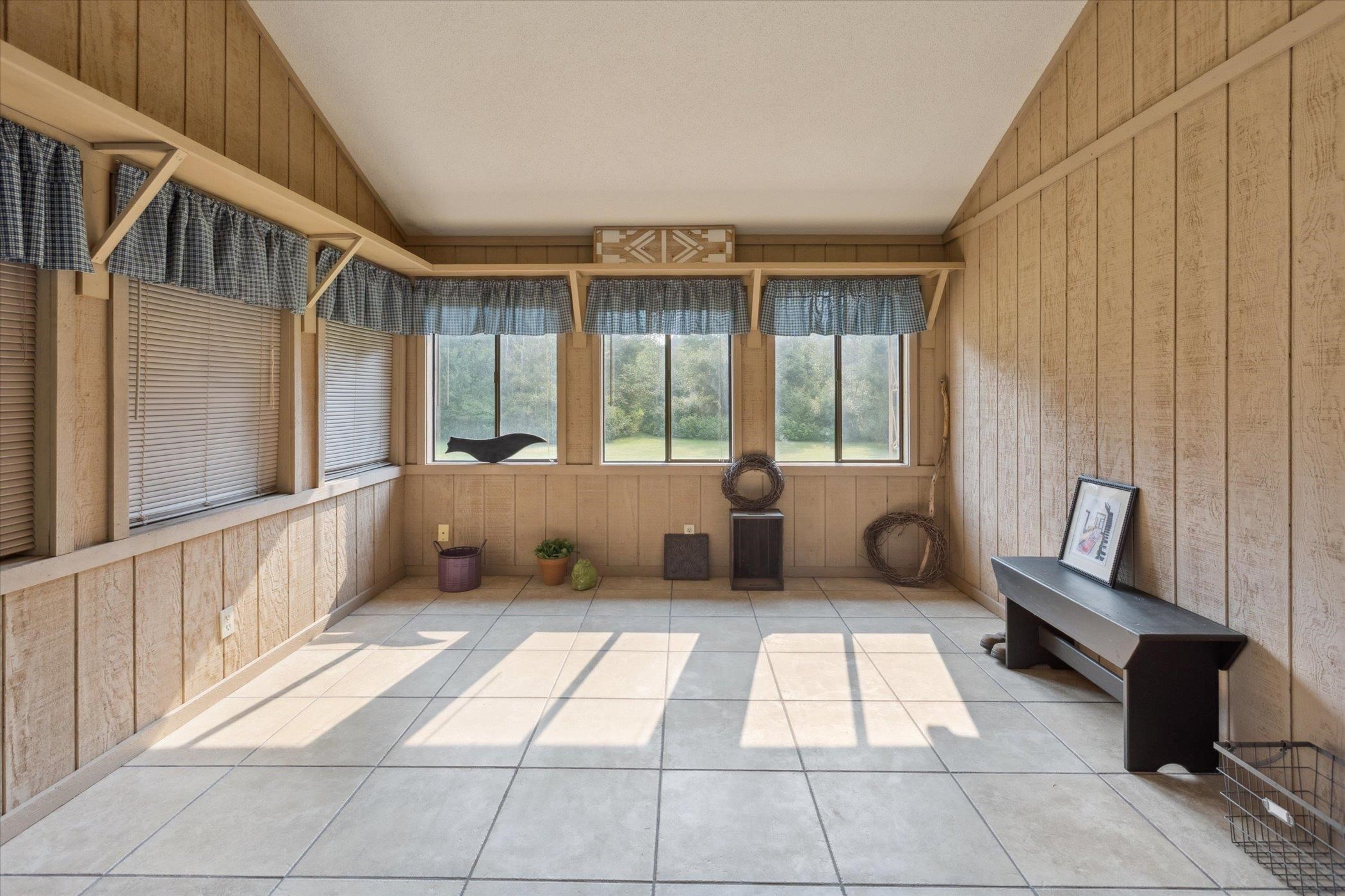 Midland, Michigan, 48640, United States, 3 Bedrooms Bedrooms, ,3 BathroomsBathrooms,Residential,For Sale,1975279