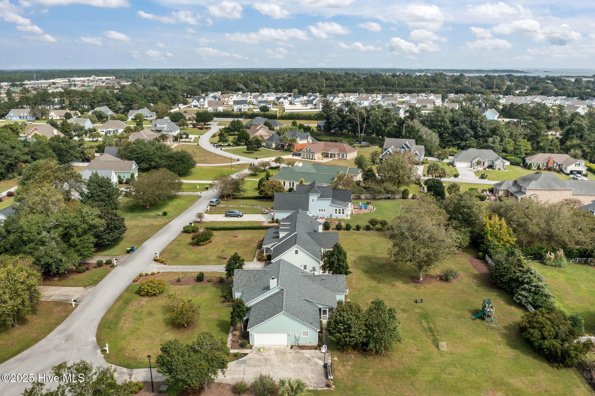 Cedar Point, North Carolina, 28584, United States, 3 Bedrooms Bedrooms, ,2 BathroomsBathrooms,Residential,For Sale,1957404