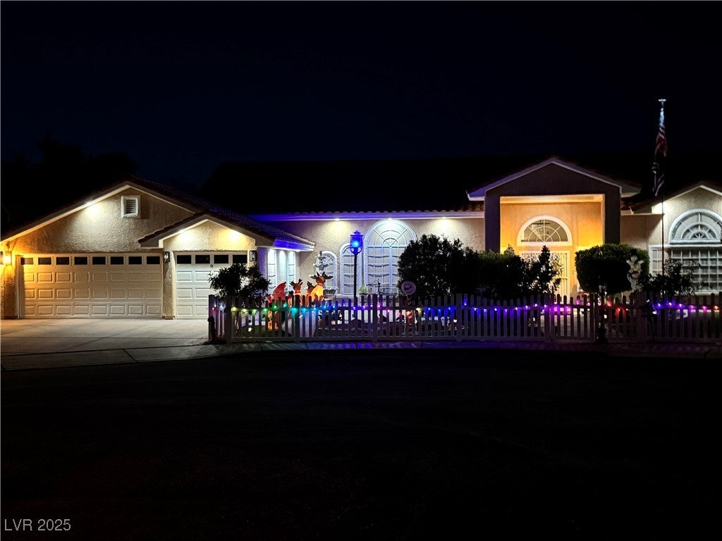 Henderson, Nevada, 89015, United States, 4 Bedrooms Bedrooms, ,3 BathroomsBathrooms,Residential,For Sale,2001549