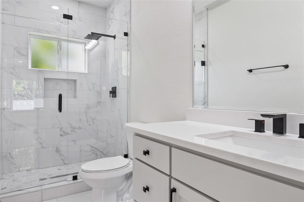 Dallas, Texas, 75212, United States, 4 Bedrooms Bedrooms, ,3 BathroomsBathrooms,Residential,For Sale,1930273