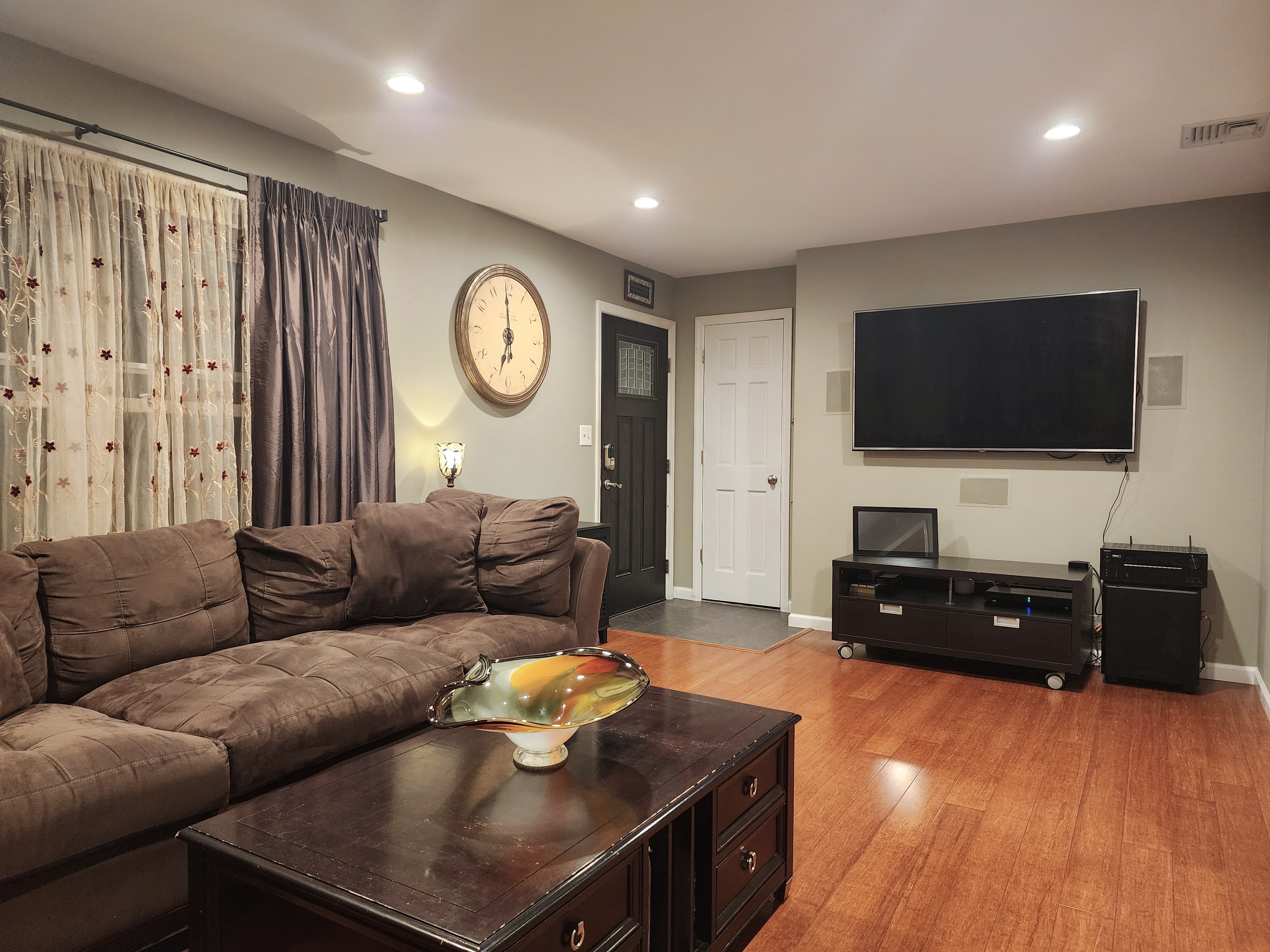 Bloomingdale, New Jersey, 07403, United States, 3 Bedrooms Bedrooms, ,2 BathroomsBathrooms,Residential,For Sale,1982593