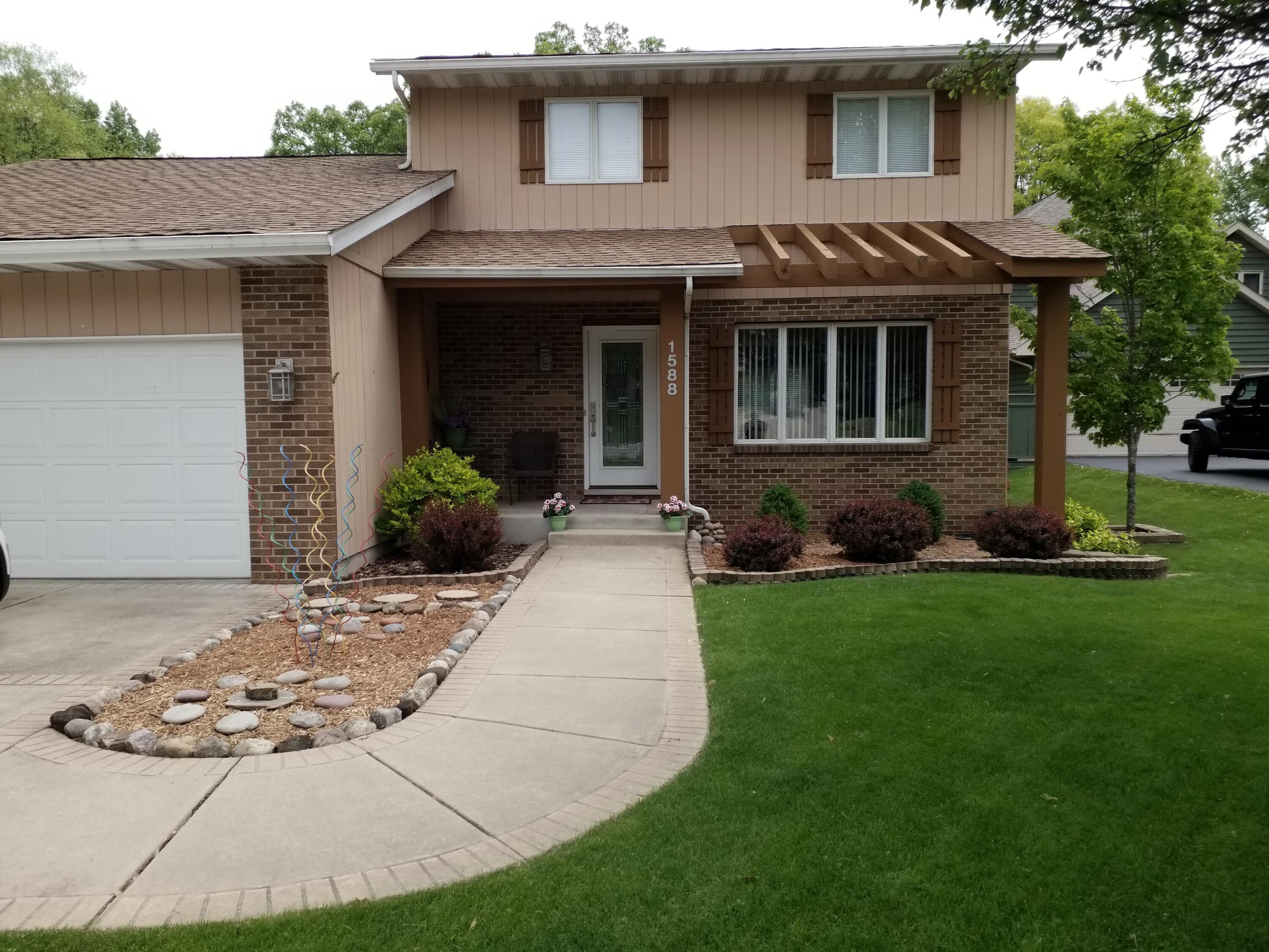 Crown Point, Indiana, 46307, United States, 4 Bedrooms Bedrooms, ,3 BathroomsBathrooms,Residential,For Sale,1924051
