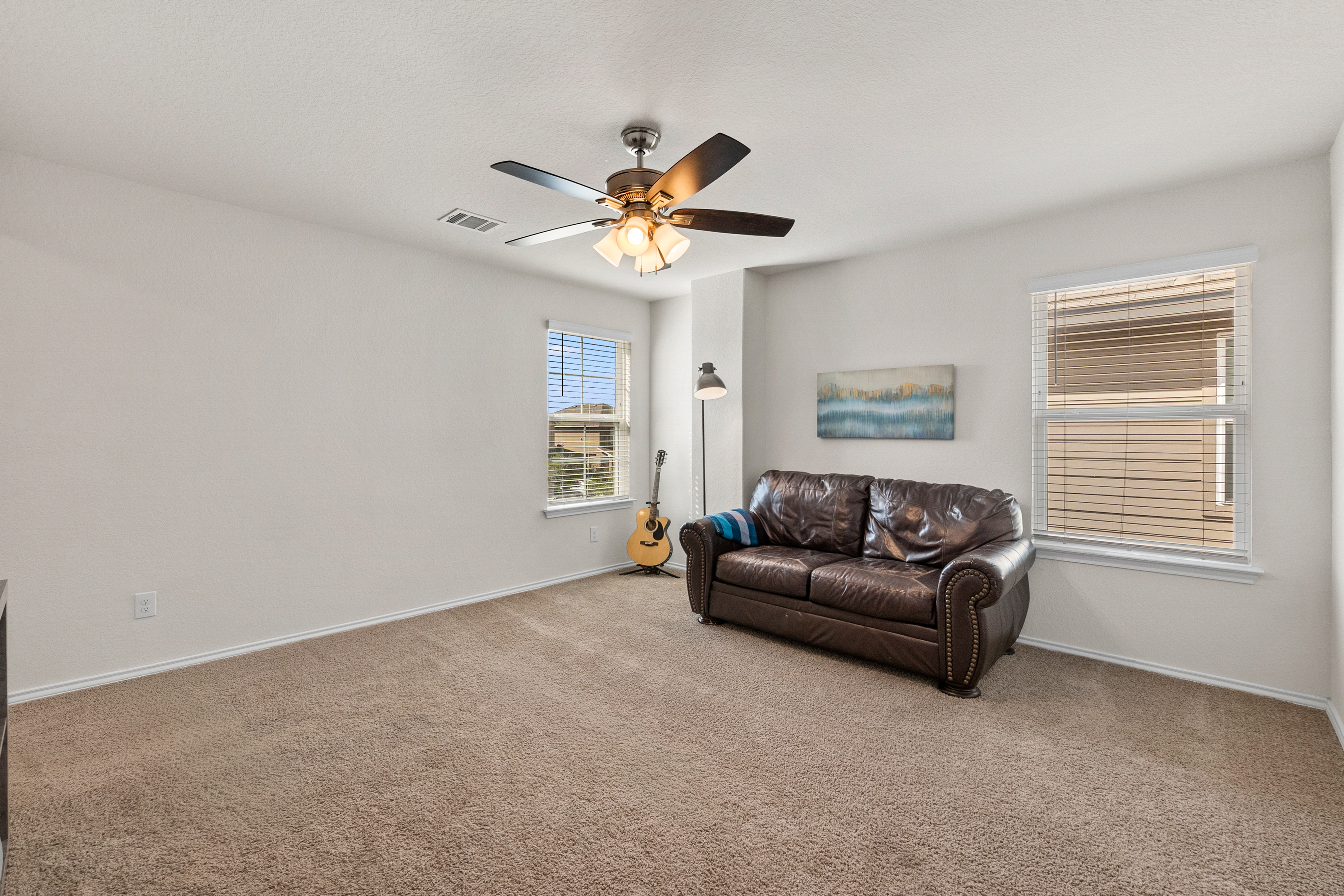  New Braunfels Living with a 2.99% Assumable VA Loan - 物件實景
