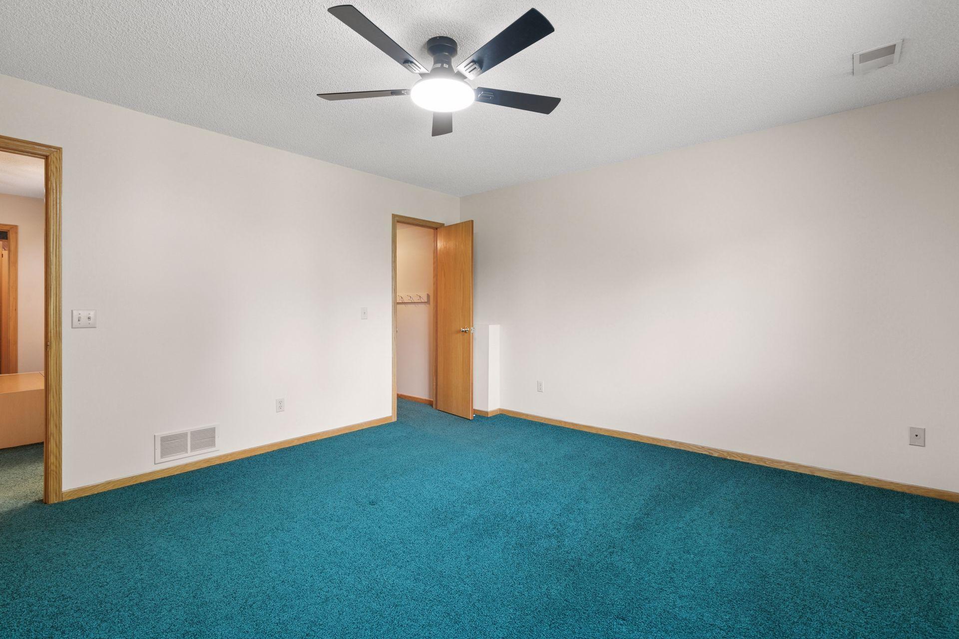 Lakeville, Minnesota, 55044, United States, 4 Bedrooms Bedrooms, ,1 BathroomBathrooms,Residential,For Sale,1867089