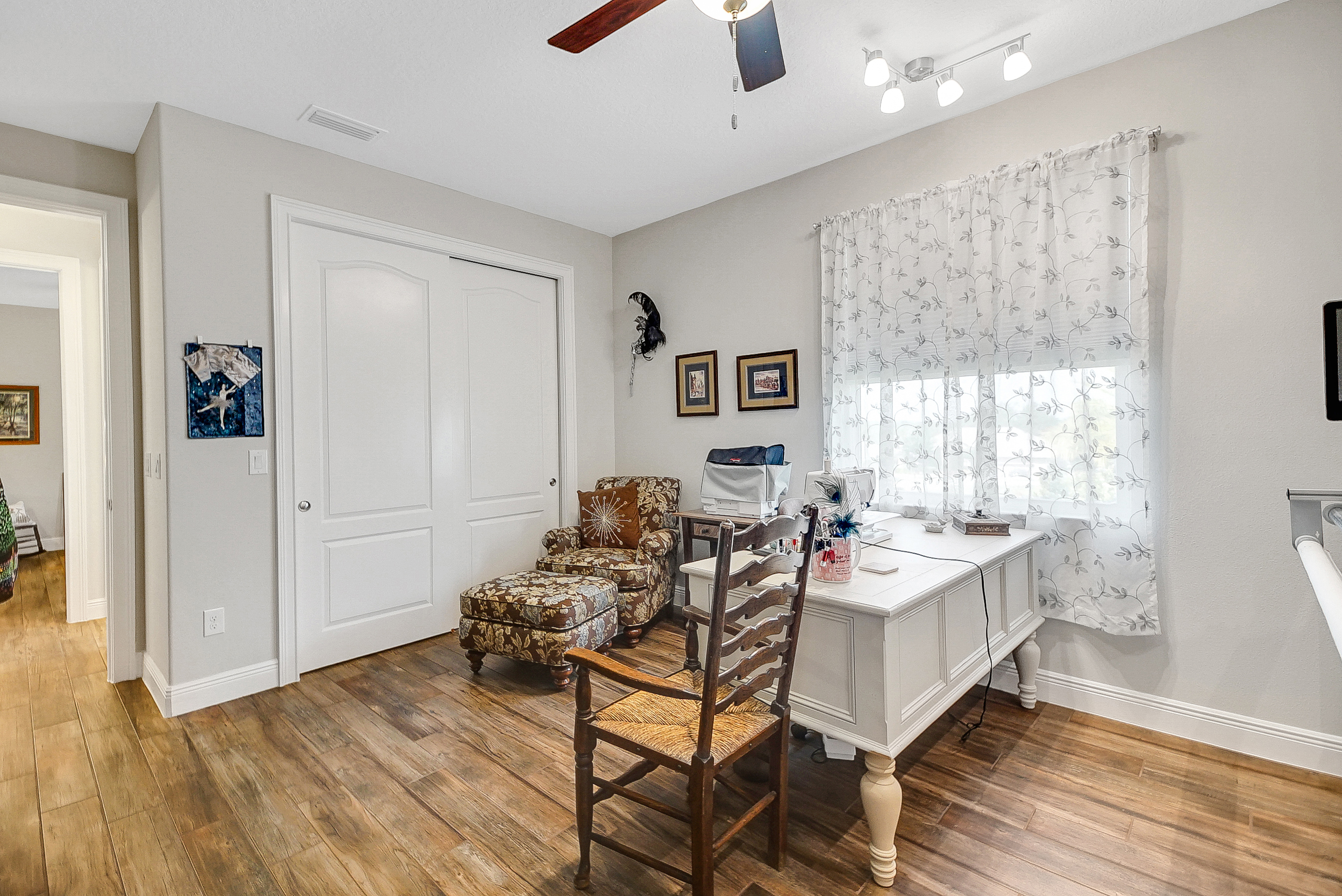 Lady Lake, Florida, 32159, United States, 4 Bedrooms Bedrooms, ,3 BathroomsBathrooms,Residential,For Sale,1945025