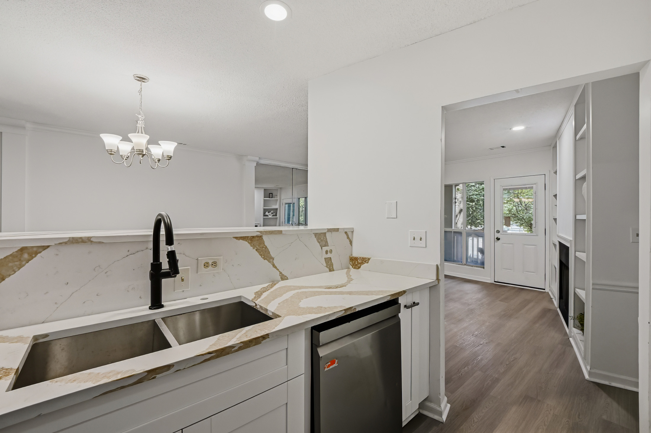  Beautifully Renovated Condo in an Unbeatable North Decatur Location - 物件實景