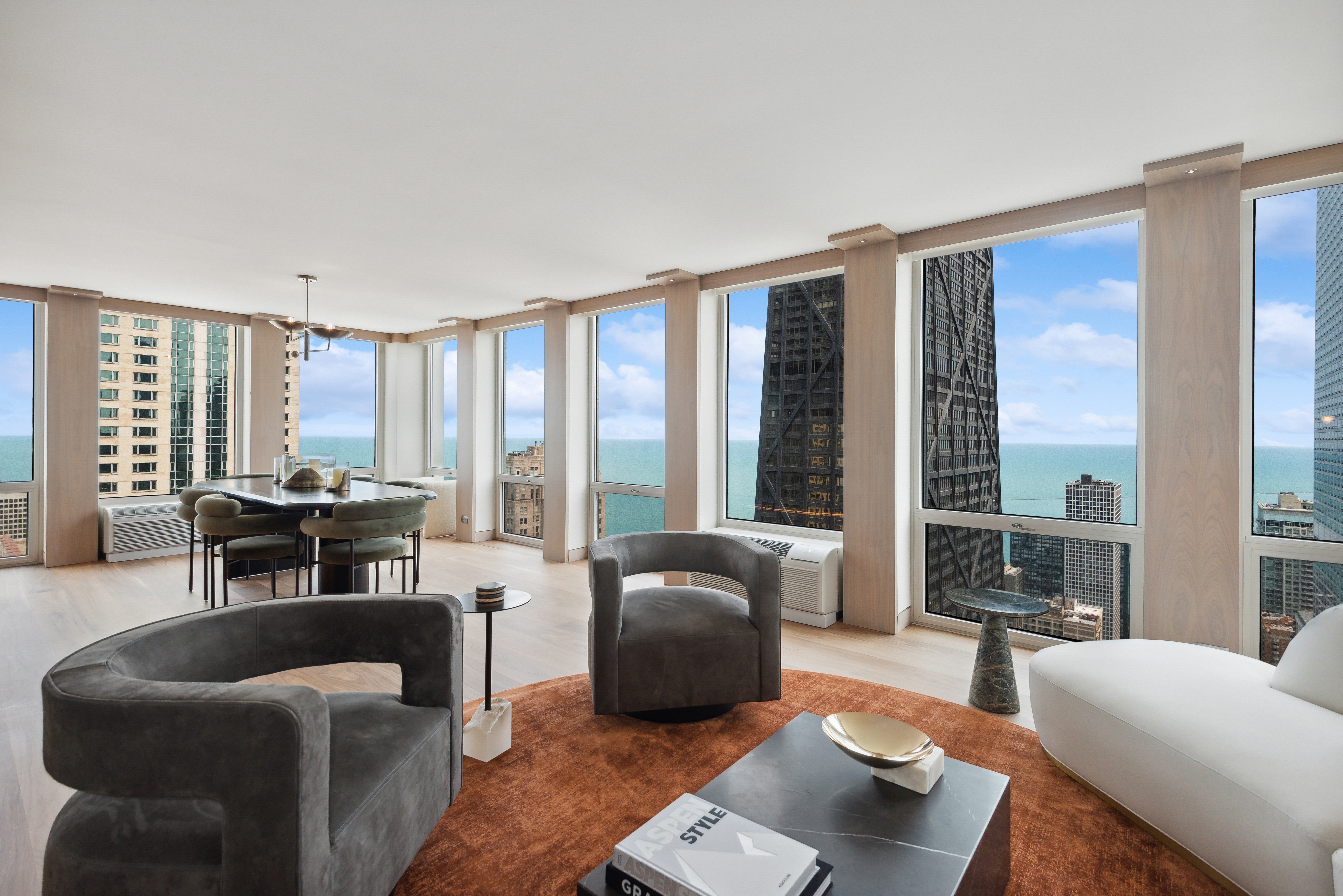  Absolutely Stunning, Penthouse Level Furnished Condo - 物件實景