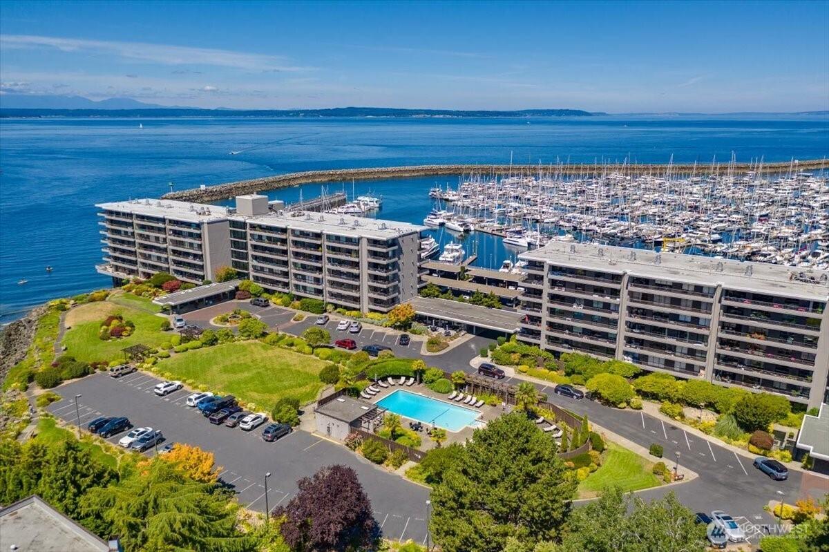 Seaview Ave, Seattle, WA 98117