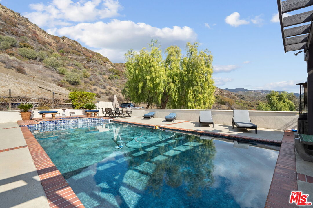 Calabasas, California, 91302, United States, 4 Bedrooms Bedrooms, ,3 BathroomsBathrooms,Residential,For Sale,1708601