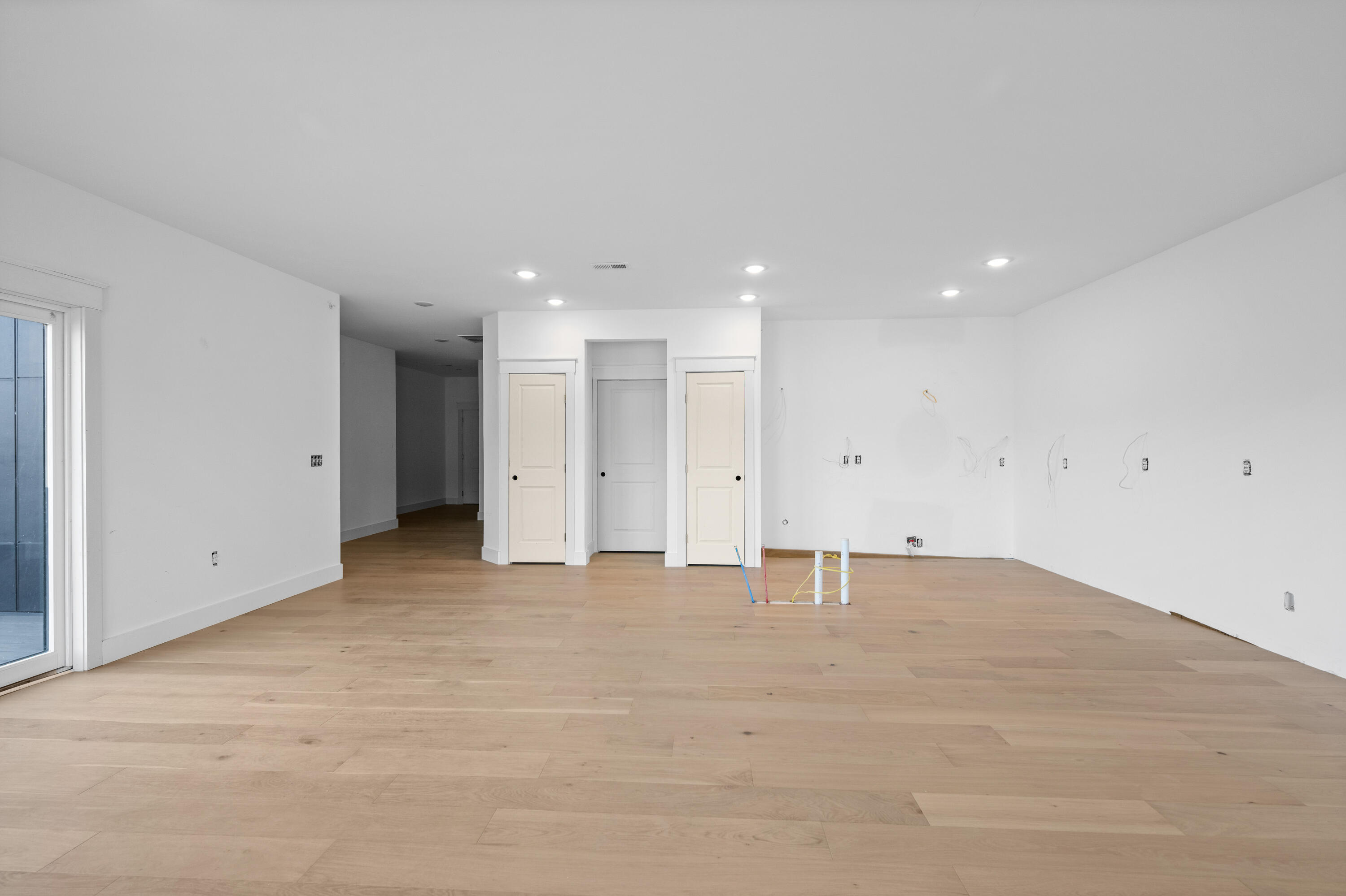 Dayton, Kentucky, 41074, United States, 2 Bedrooms Bedrooms, ,3 BathroomsBathrooms,Residential,For Sale,1994869