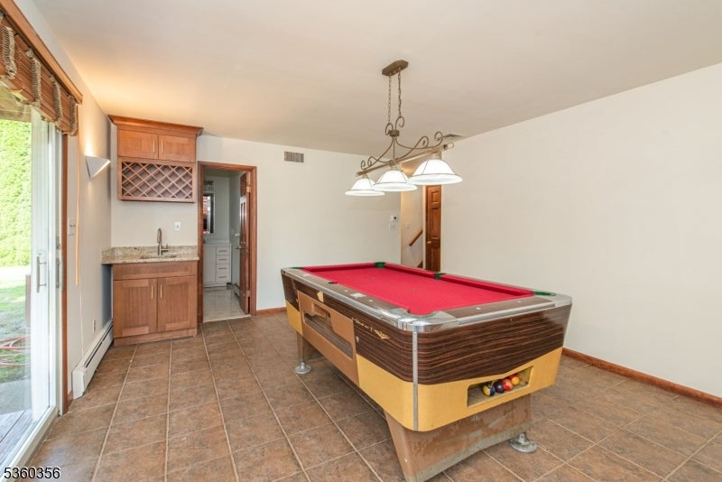 Montville Twp., New Jersey, 07082, United States, 4 Bedrooms Bedrooms, ,3 BathroomsBathrooms,Residential,For Sale,1834822