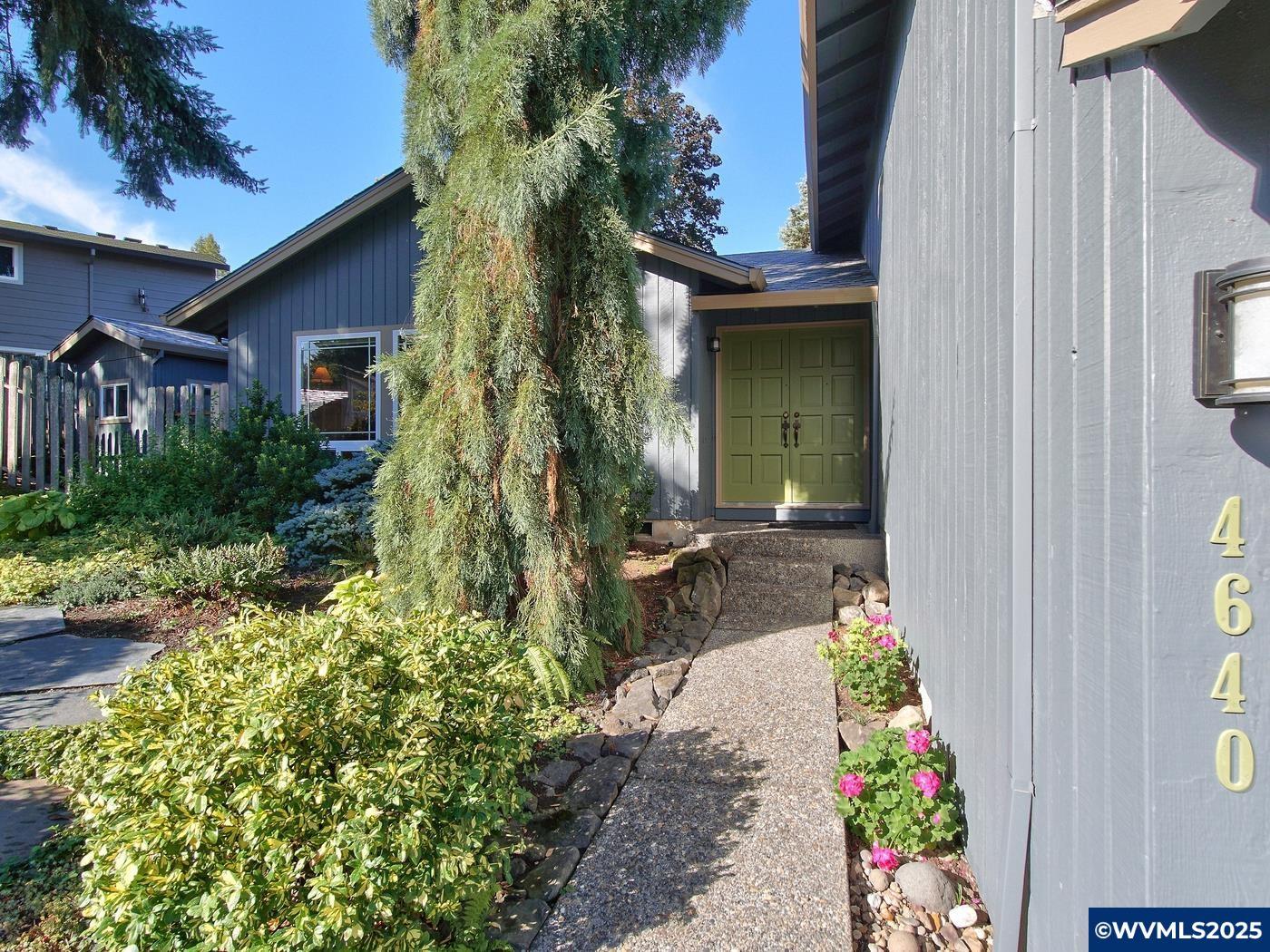 Portland, Oregon, 97229, United States, 4 Bedrooms Bedrooms, ,3 BathroomsBathrooms,Residential,For Sale,1958422