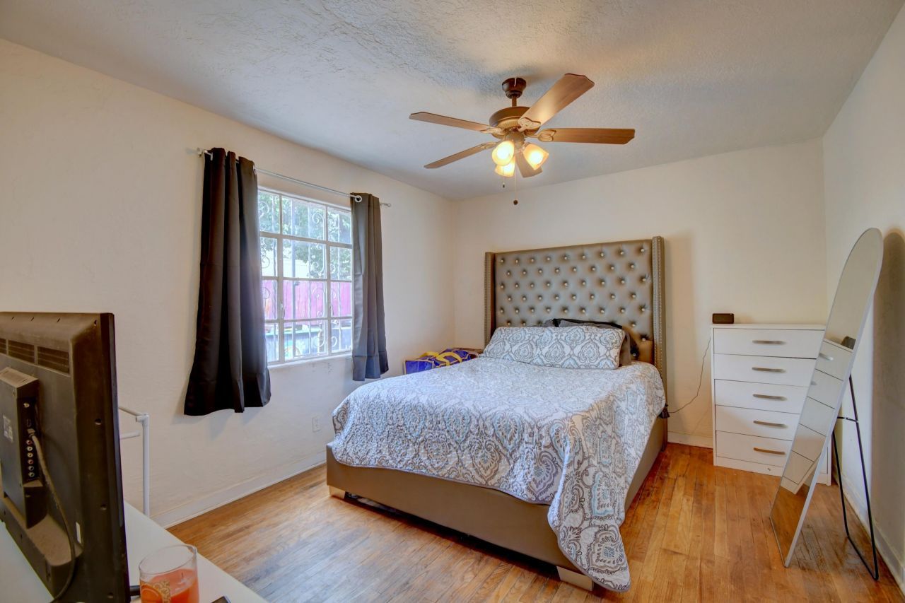 Albuquerque, New Mexico, 87106, United States, 4 Bedrooms Bedrooms, ,3 BathroomsBathrooms,Residential,For Sale,1963751