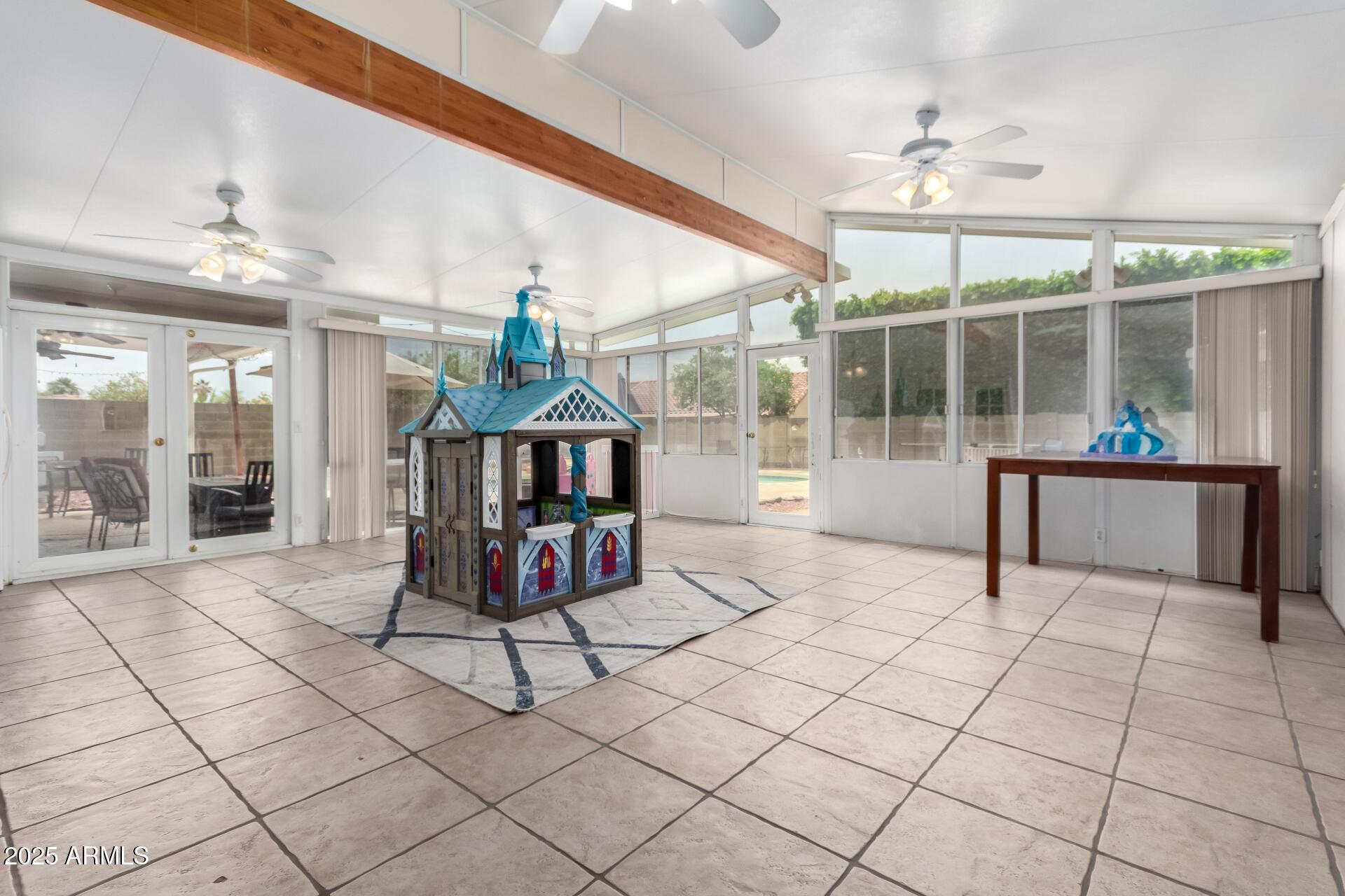 Glendale, Arizona, 85302, United States, 4 Bedrooms Bedrooms, ,4 BathroomsBathrooms,Residential,For Sale,1977849