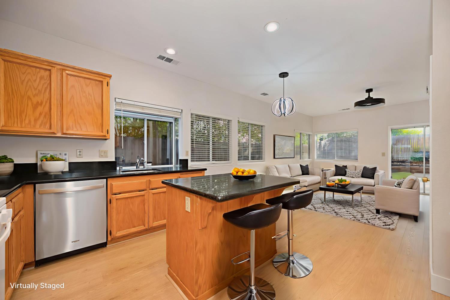 Roseville, California, 95661, United States, 4 Bedrooms Bedrooms, ,3 BathroomsBathrooms,Residential,For Sale,1989245