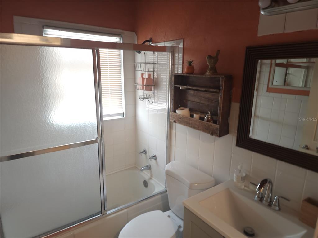 Tampa, Florida, 33609, United States, 3 Bedrooms Bedrooms, ,2 BathroomsBathrooms,Residential,For Sale,1804497