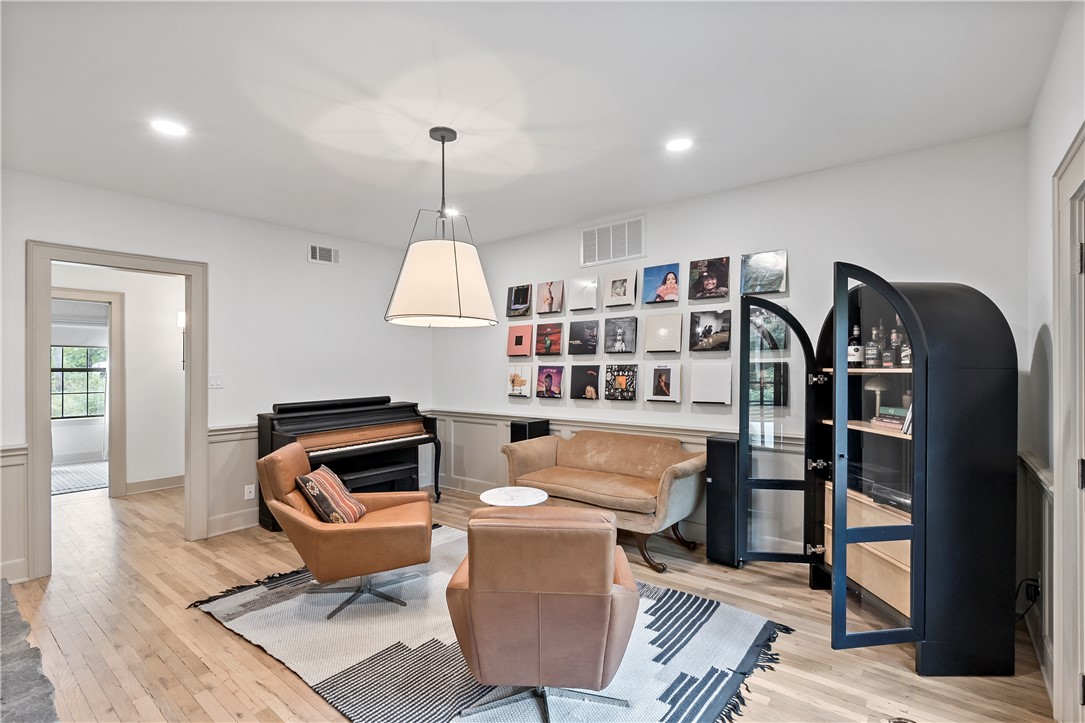 College Station, Texas, 77845, United States, 4 Bedrooms Bedrooms, ,5 BathroomsBathrooms,Residential,For Sale,1932091