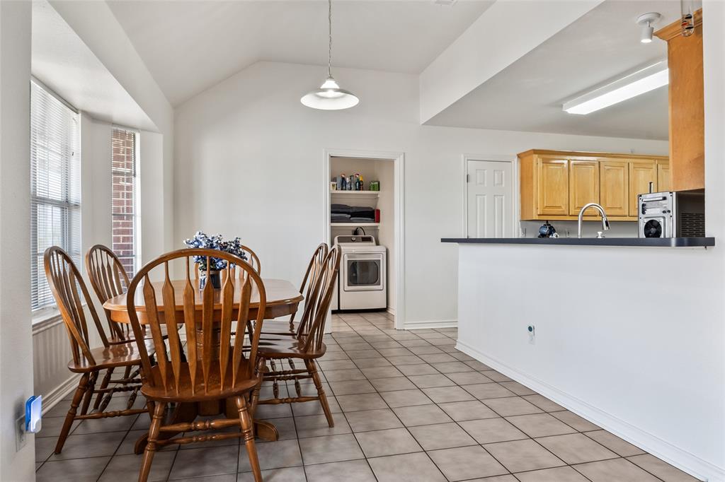 Gunter, Texas, 75058, United States, 4 Bedrooms Bedrooms, ,3 BathroomsBathrooms,Residential,For Sale,1914134