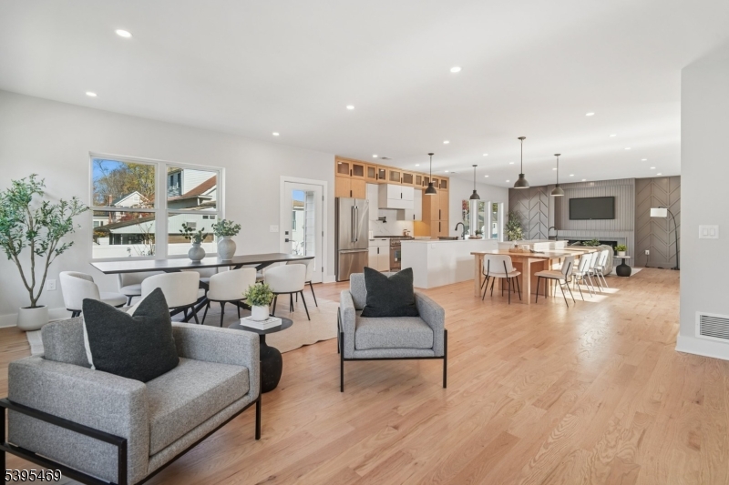 New Providence Boro, New Jersey, 07974, United States, 6 Bedrooms Bedrooms, ,6 BathroomsBathrooms,Residential,For Sale,2001991