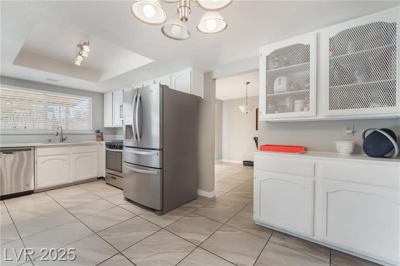 Henderson, Nevada, 89014, United States, 4 Bedrooms Bedrooms, ,2 BathroomsBathrooms,Residential,For Sale,1977160