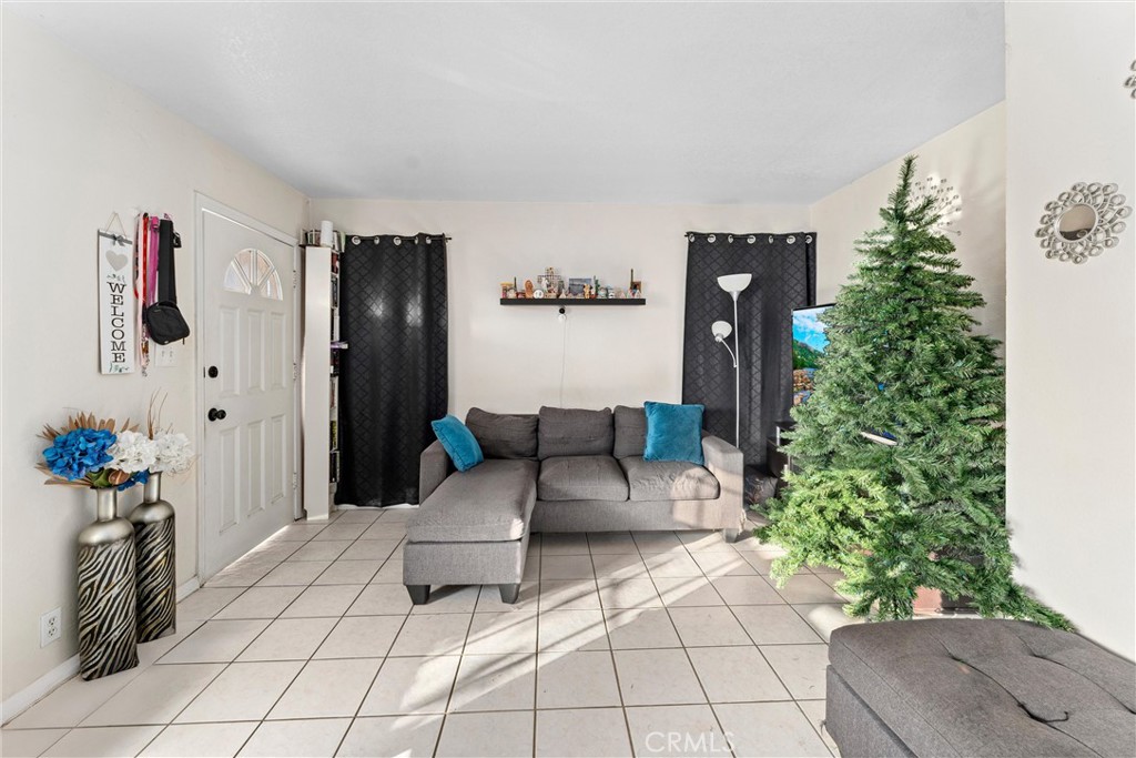 Compton, California, 90220, United States, ,Residential,For Sale,1842717