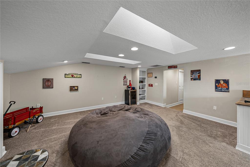 Seffner, Florida, 33584, United States, 5 Bedrooms Bedrooms, ,4 BathroomsBathrooms,Residential,For Sale,1991744