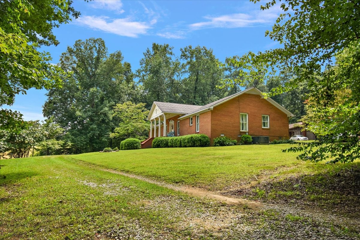 Five Points, Tennessee, 38457, United States, 4 Bedrooms Bedrooms, ,4 BathroomsBathrooms,Residential,For Sale,1902817