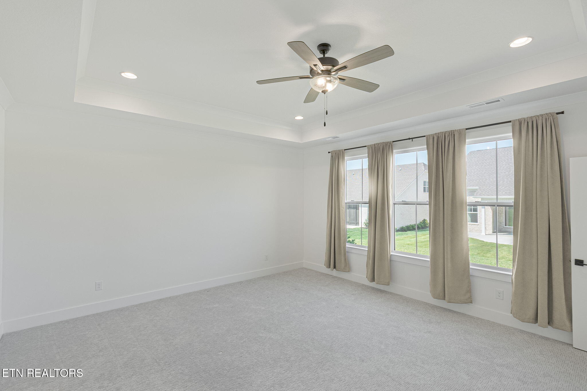 Knoxville, Tennessee, 37932, United States, 5 Bedrooms Bedrooms, ,4 BathroomsBathrooms,Residential,For Sale,2038881