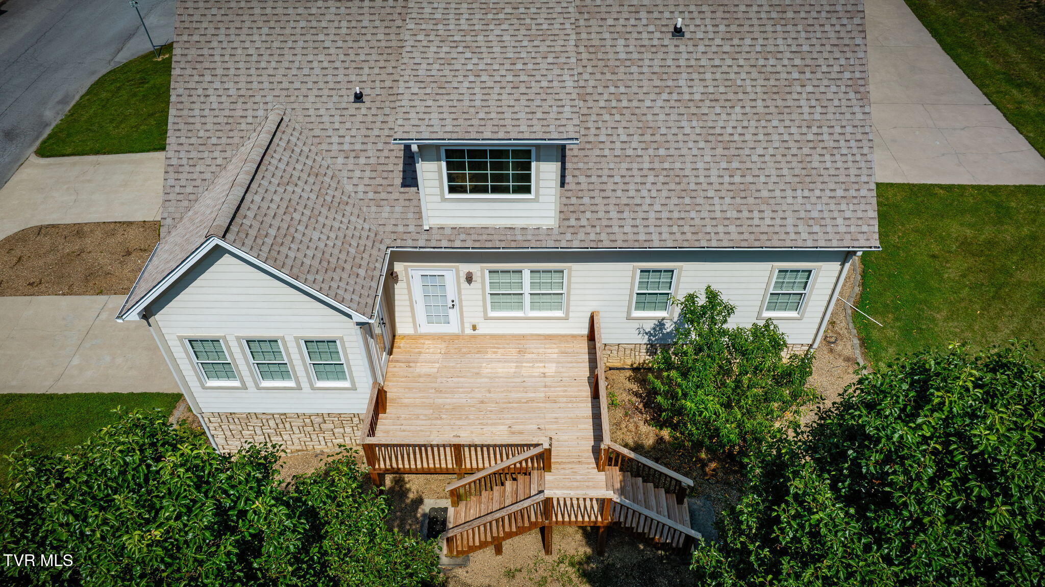 Kingsport, Tennessee, 37660, United States, 3 Bedrooms Bedrooms, ,4 BathroomsBathrooms,Residential,For Sale,1984458