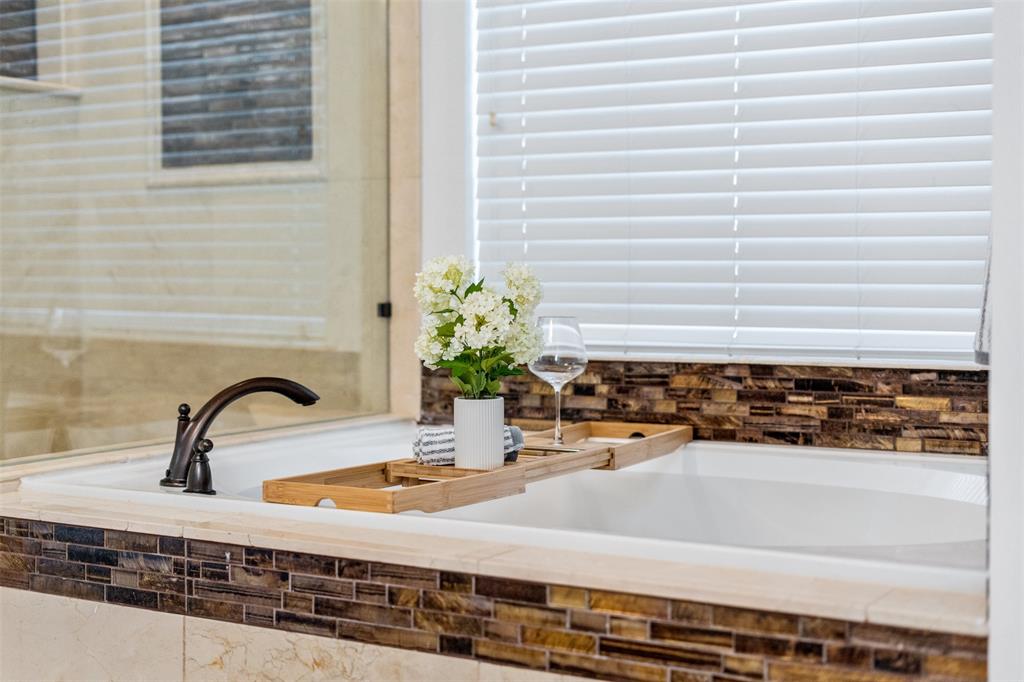 McKinney, Texas, 75072, United States, 5 Bedrooms Bedrooms, ,4 BathroomsBathrooms,Residential,For Sale,1987922