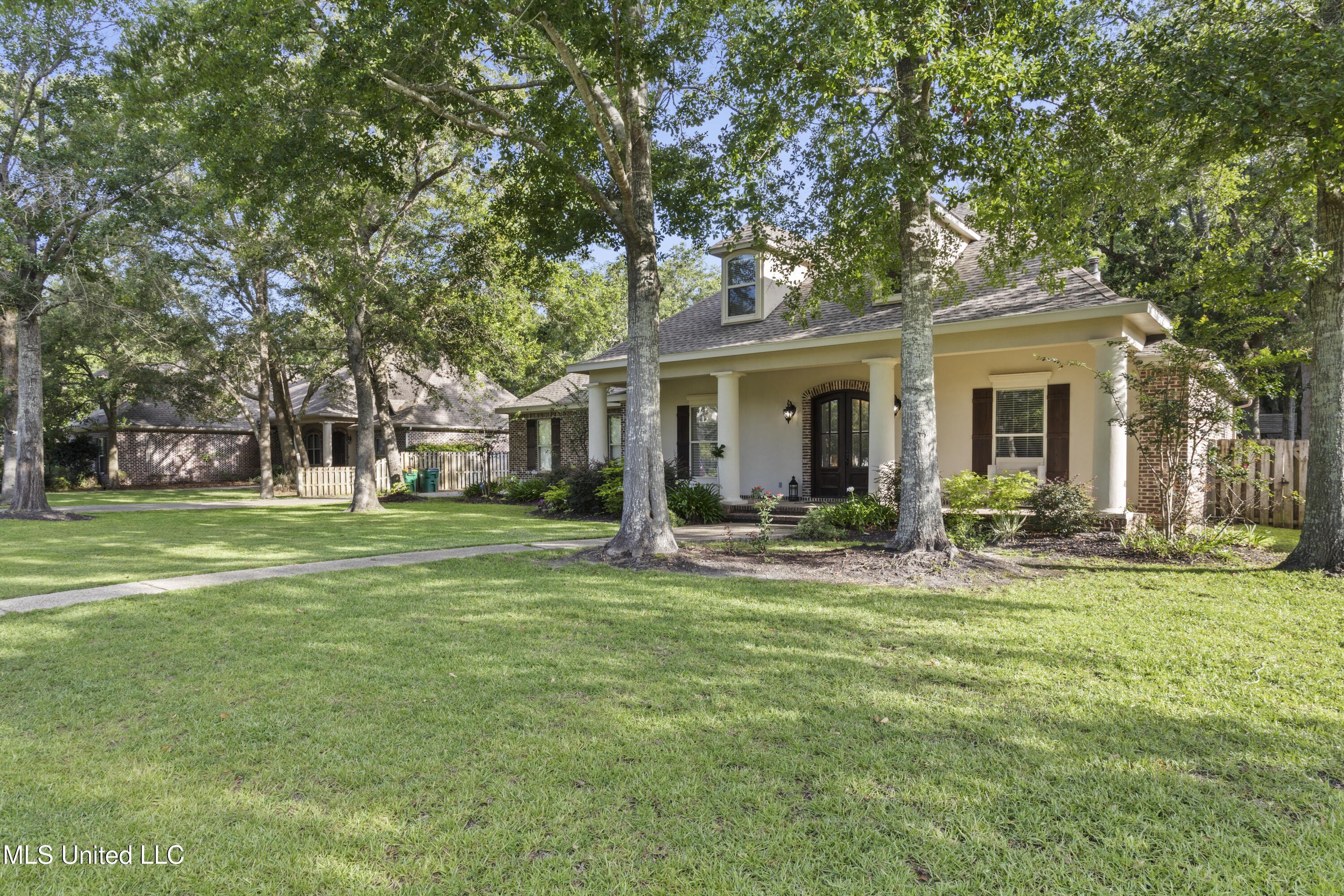 Ocean Springs, Mississippi, 39564, United States, 4 Bedrooms Bedrooms, ,3 BathroomsBathrooms,Residential,For Sale,1976002