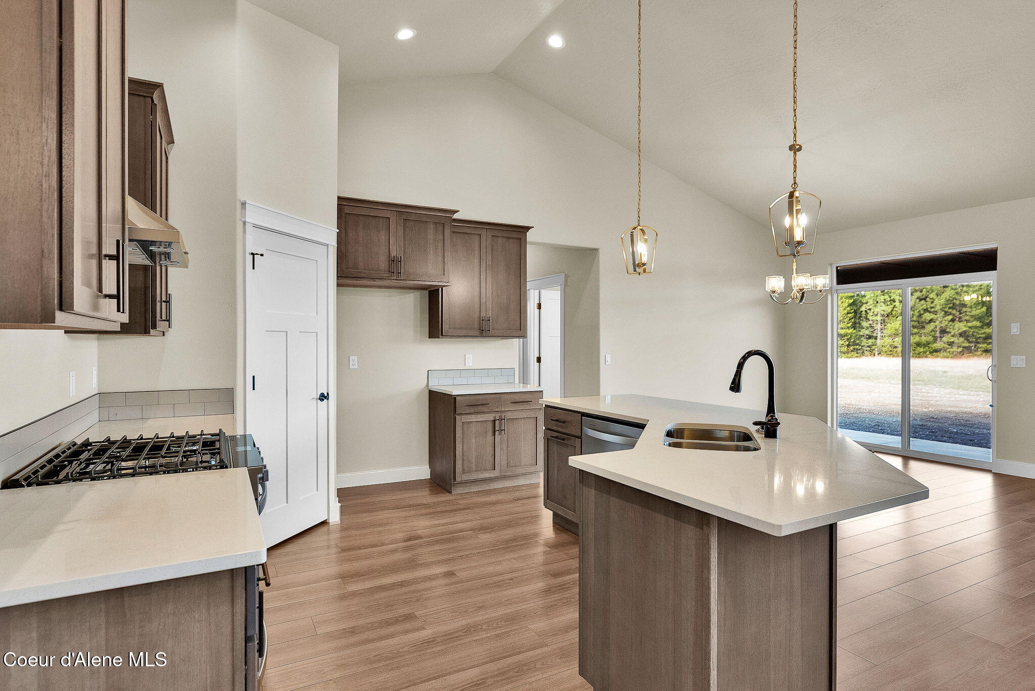 Rathdrum, Idaho, 83858, United States, 6 Bedrooms Bedrooms, ,1 BathroomBathrooms,Residential,For Sale,1989161