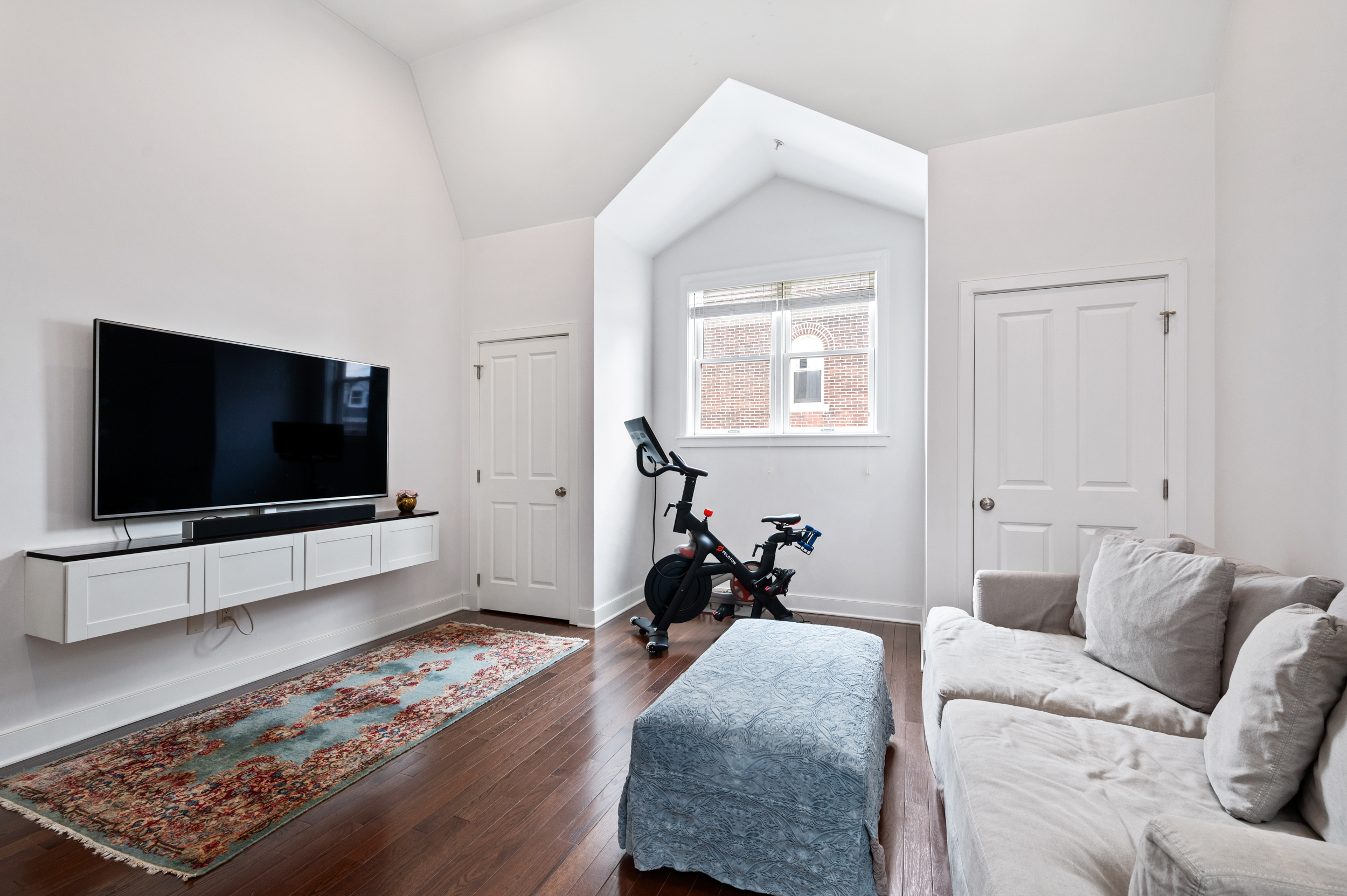  4059 Saint Johns Way, Pittsburgh, PA 15201 - 物件實景