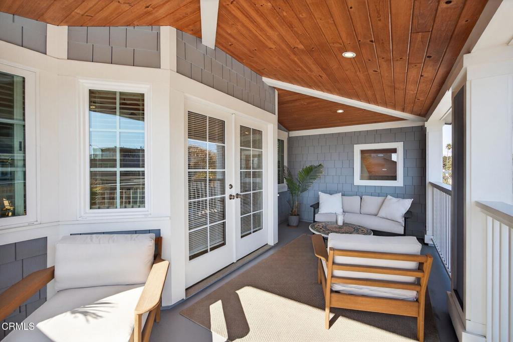 Ventura, California, 93001, United States, 4 Bedrooms Bedrooms, ,4 BathroomsBathrooms,Residential,For Sale,1975034