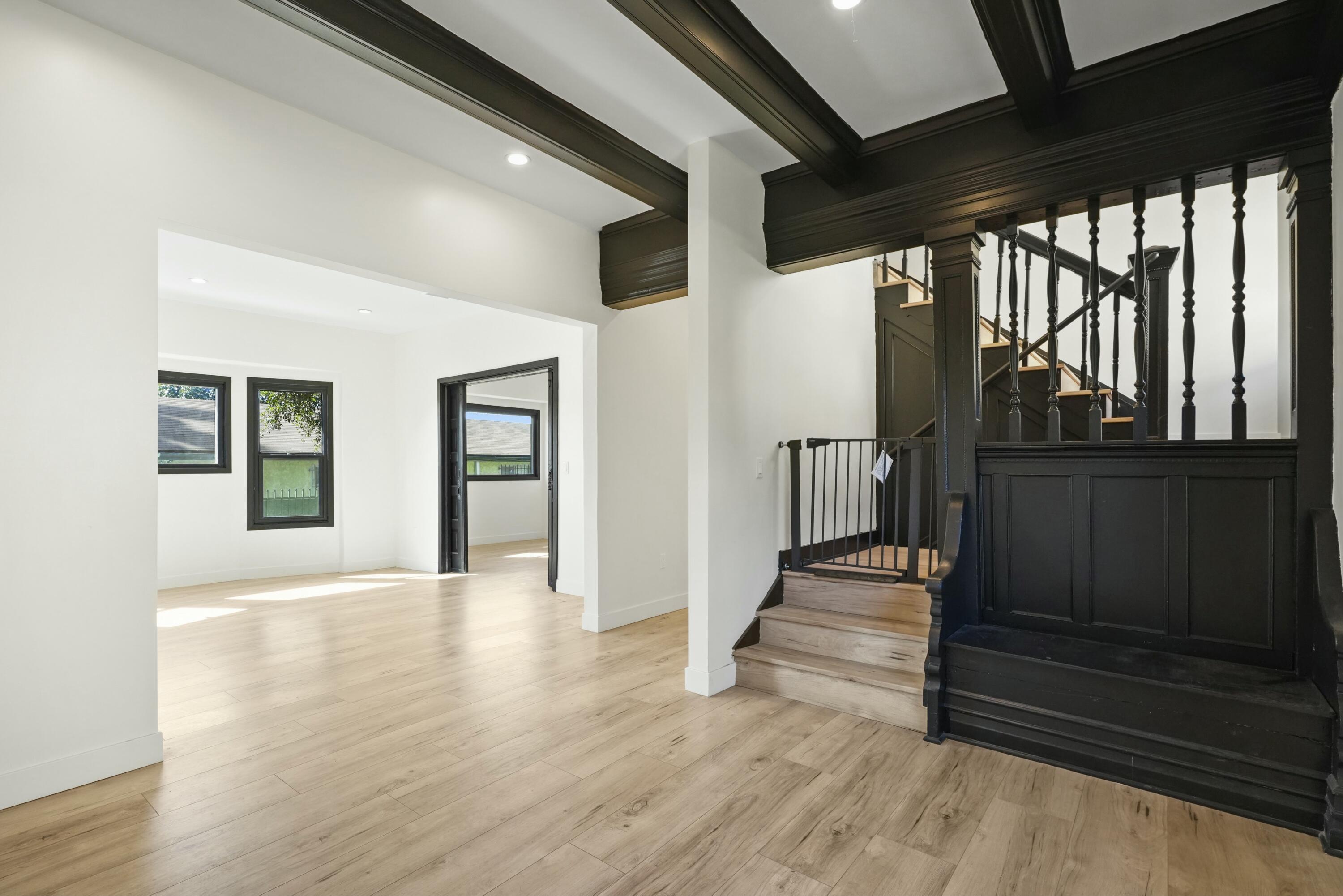 Los Angeles, California, 90007, United States, 5 Bedrooms Bedrooms, ,3 BathroomsBathrooms,Residential,For Sale,1979563