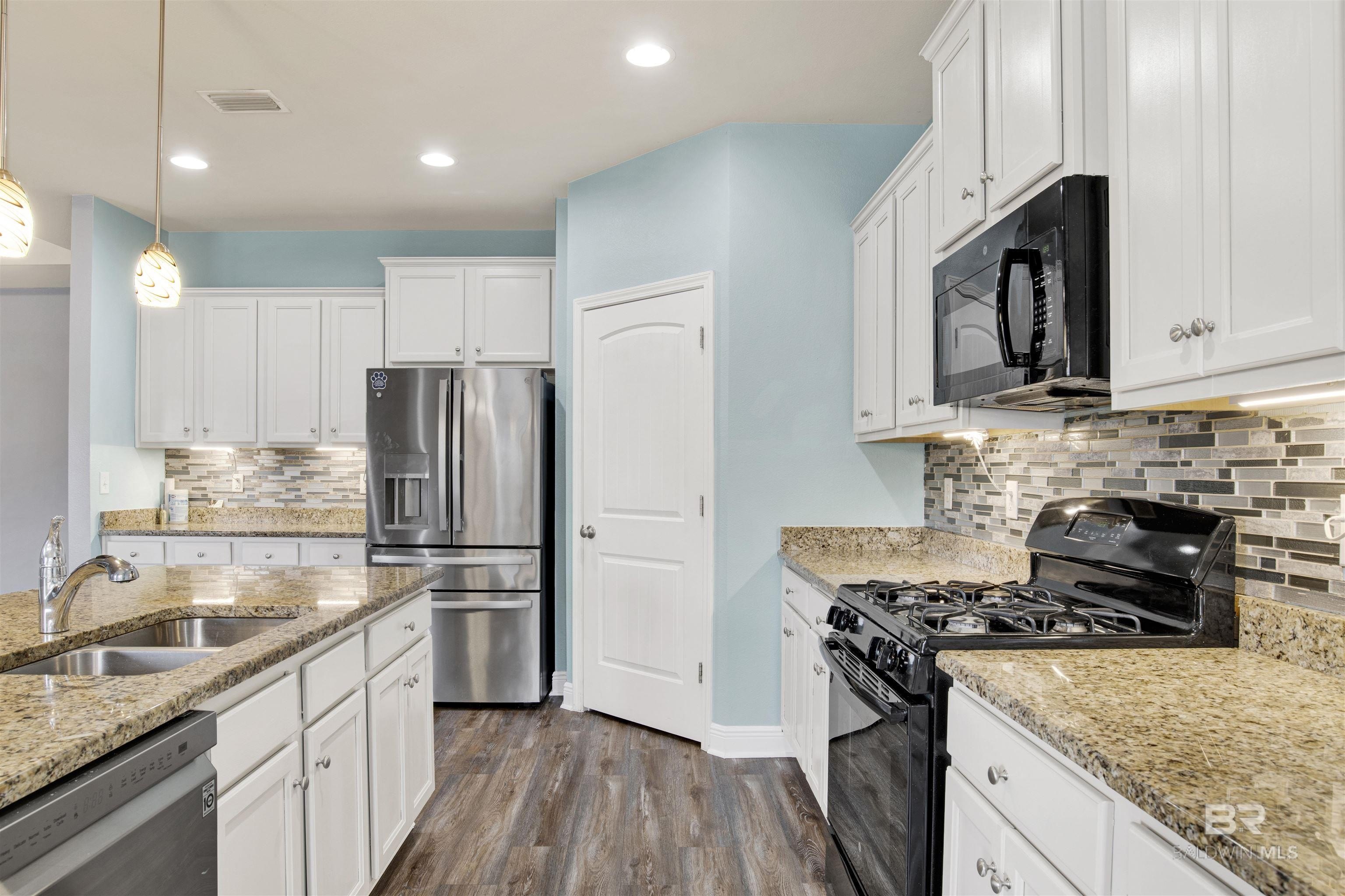 Gulf Shores, Alabama, 36542, United States, 4 Bedrooms Bedrooms, ,3 BathroomsBathrooms,Residential,For Sale,1977094